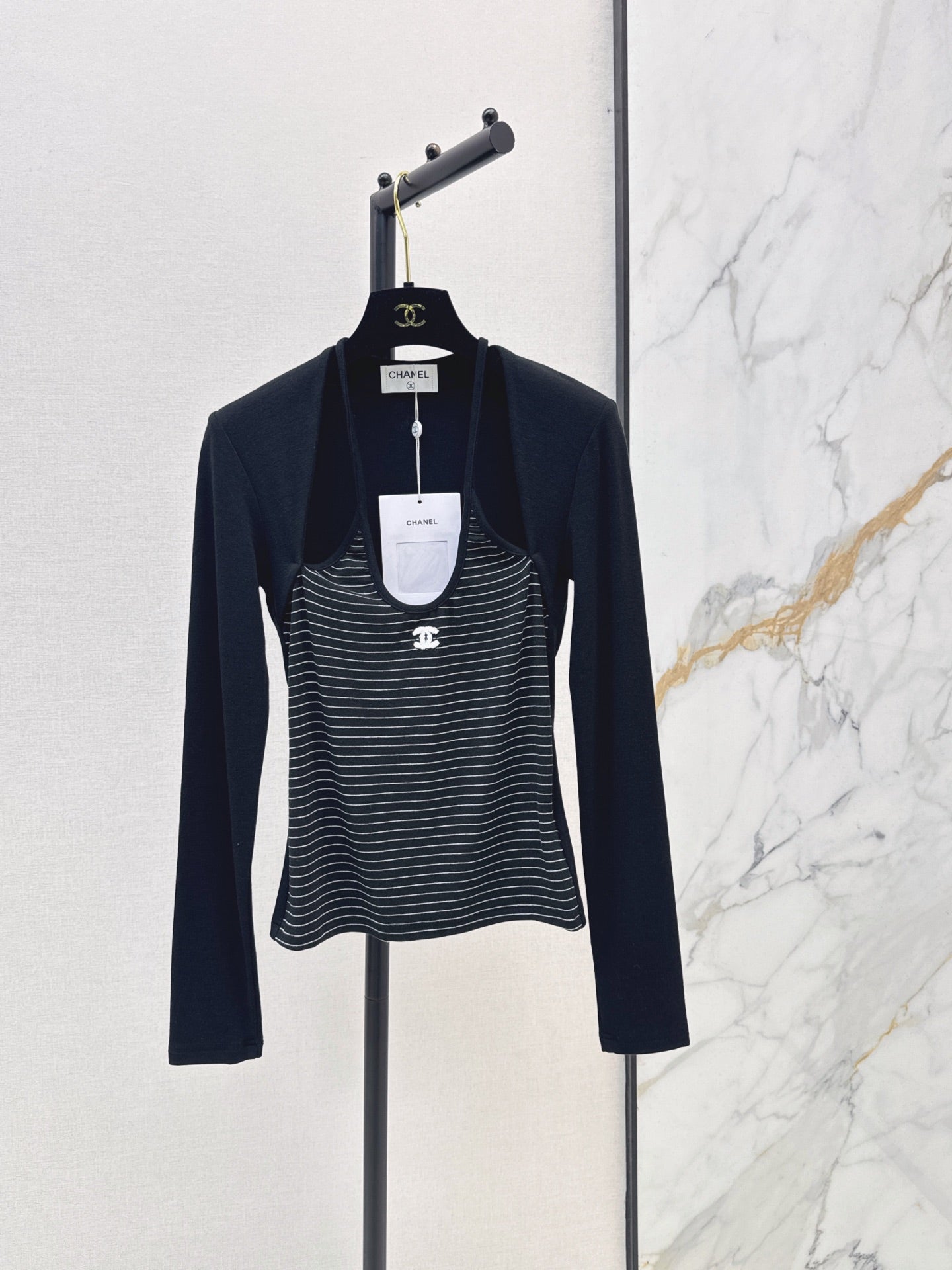 26FW New "faux-layered" design base layer 🩶