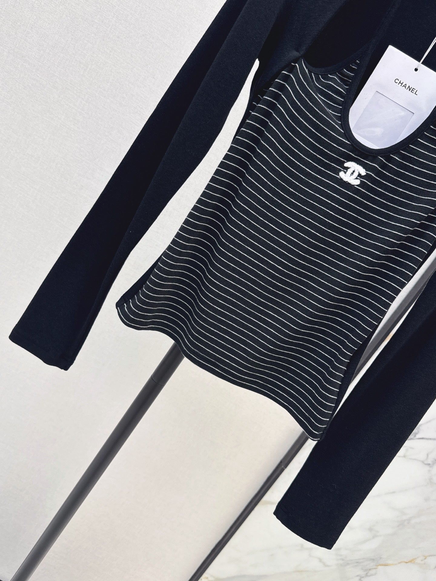 26FW New "faux-layered" design base layer 🩶
