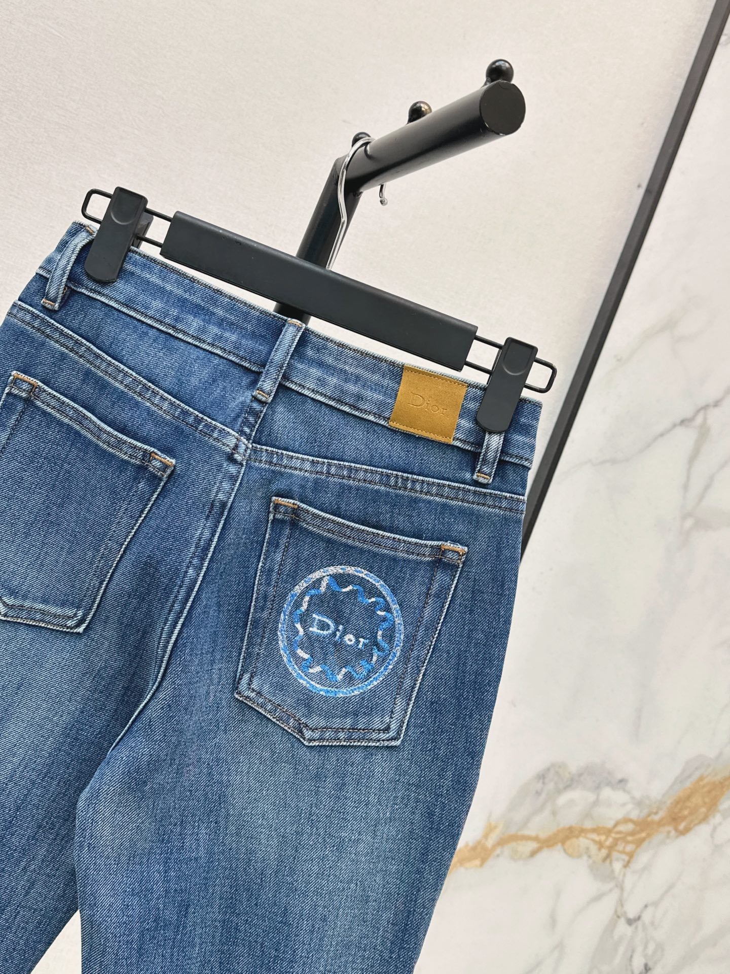 26FW New Stretch Slim-Fit Micro-Flared Jeans 🩵