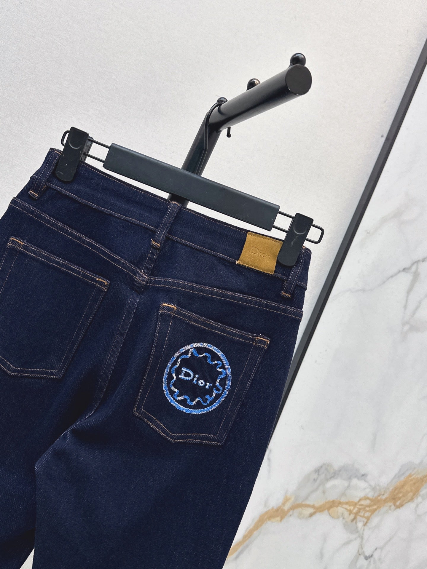 26FW New Stretch Slim-Fit Micro-Flared Jeans 🩵