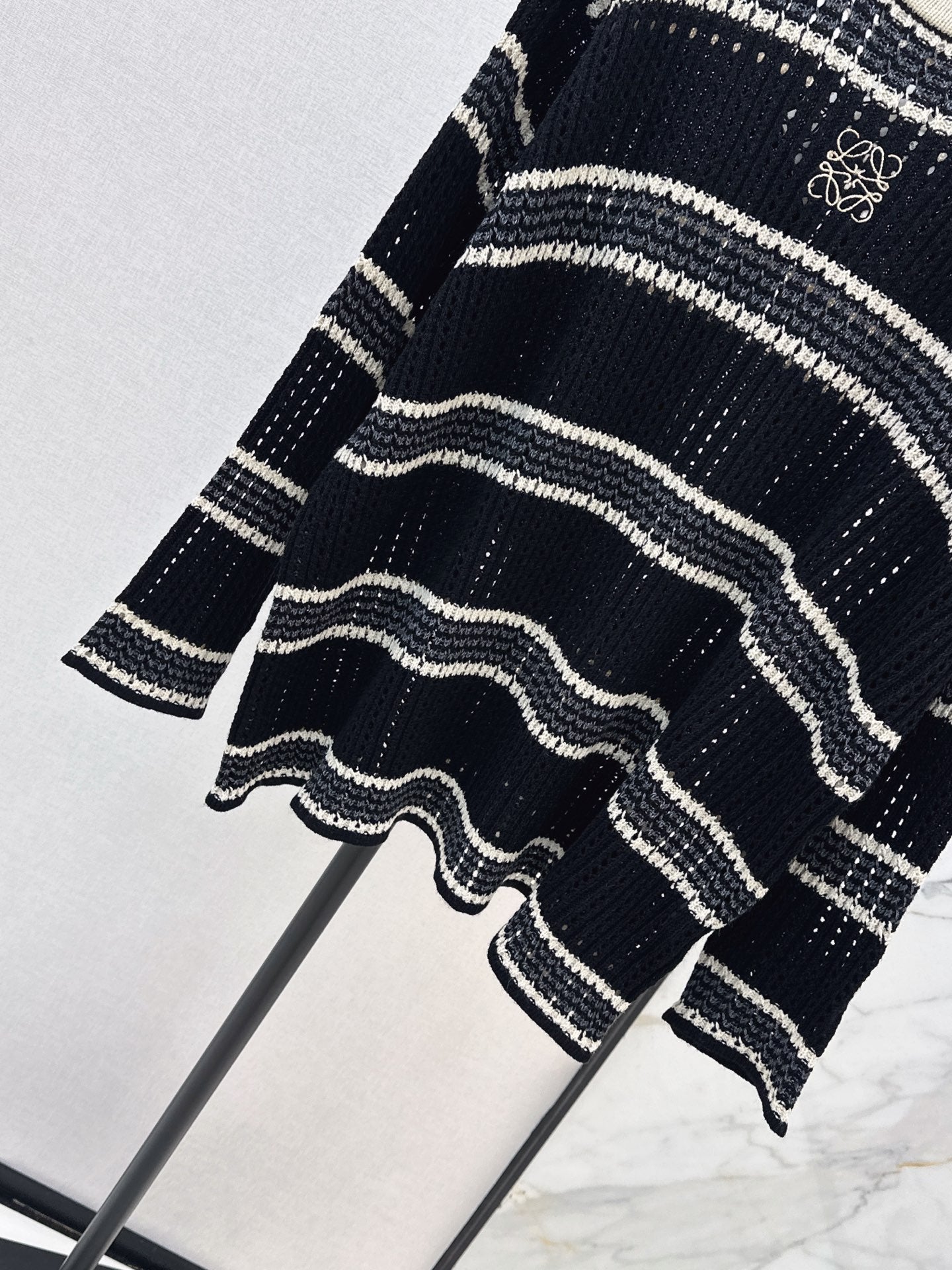 26FW Loose-fit Striped Long-sleeve Knit Top with New Logo Embroidery 🤍