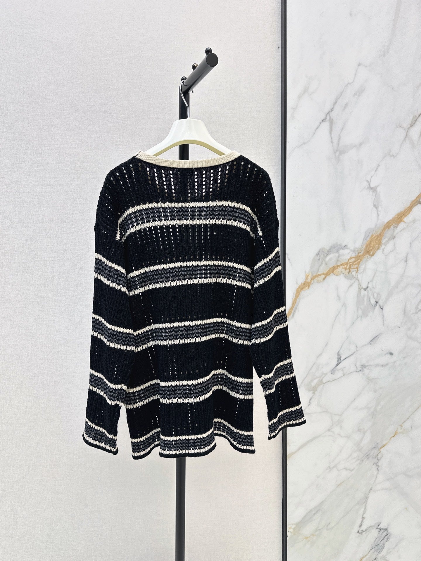 26FW Loose-fit Striped Long-sleeve Knit Top with New Logo Embroidery 🤍