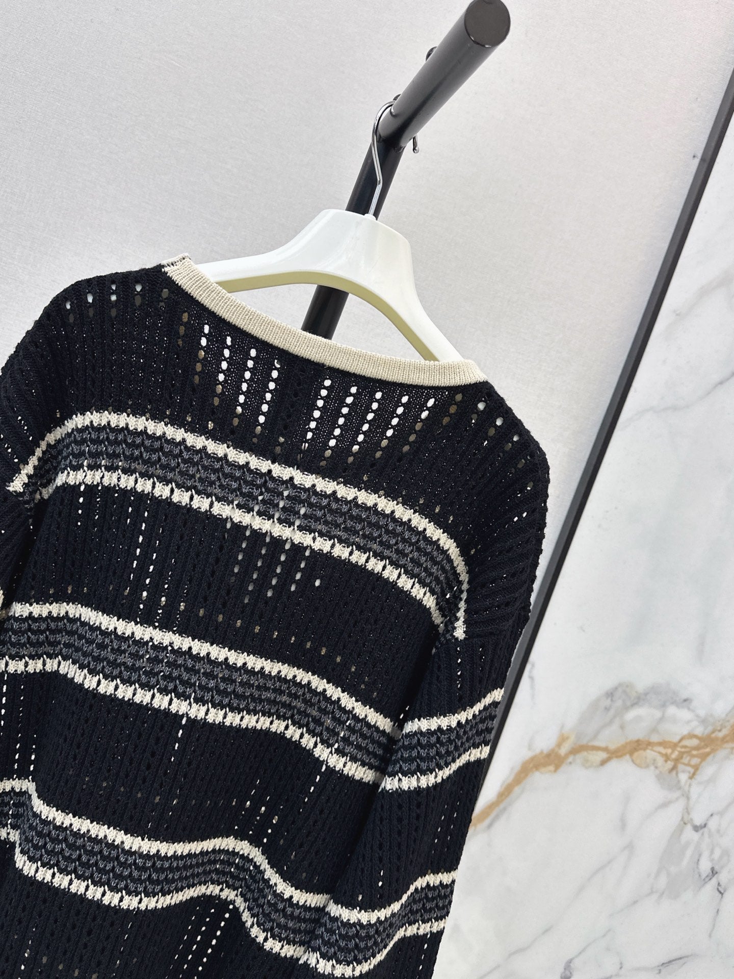 26FW Loose-fit Striped Long-sleeve Knit Top with New Logo Embroidery 🤍
