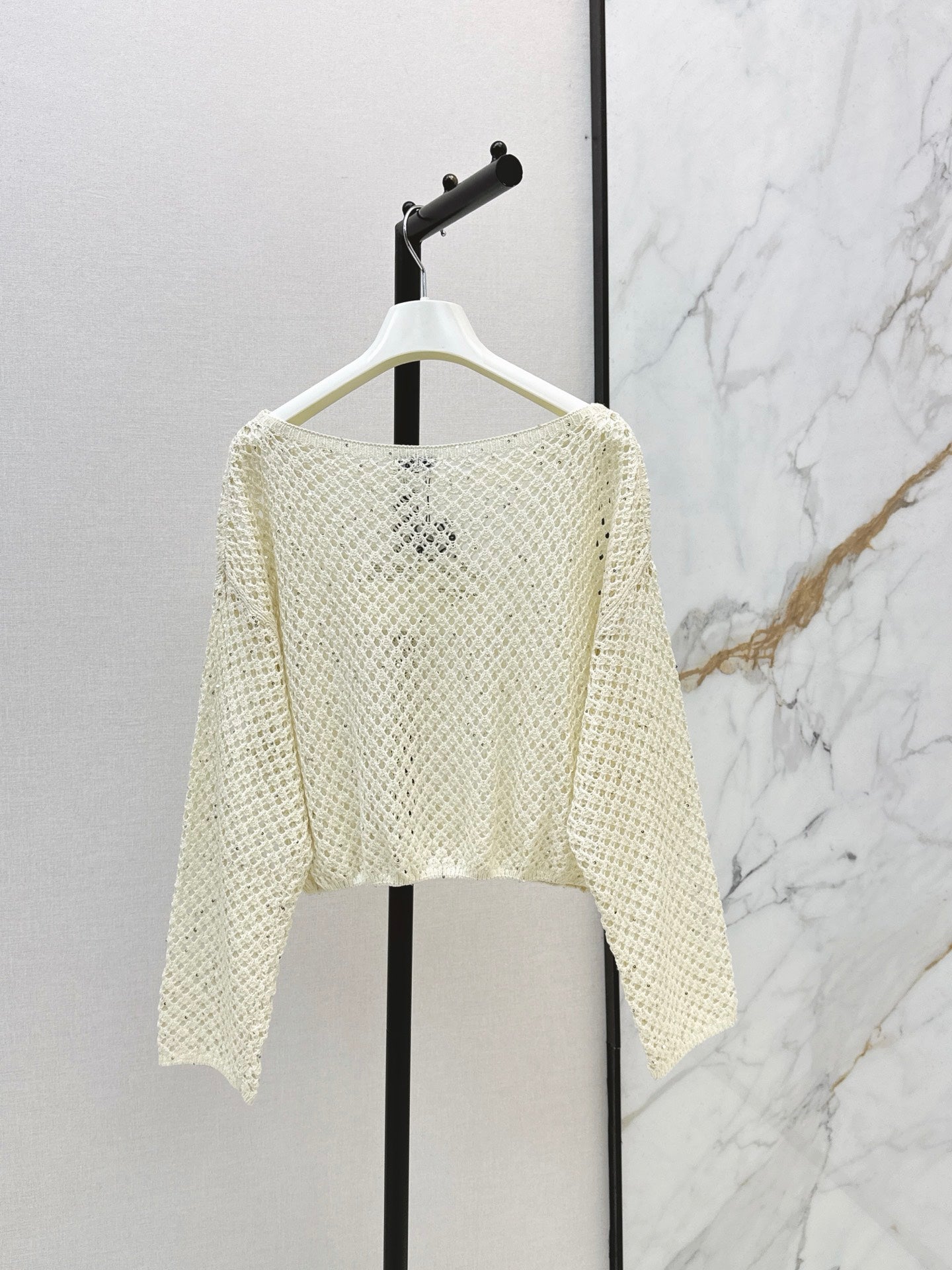 26FW Long-sleeve knit top with cut-out detail and new logo embroidery 🤍