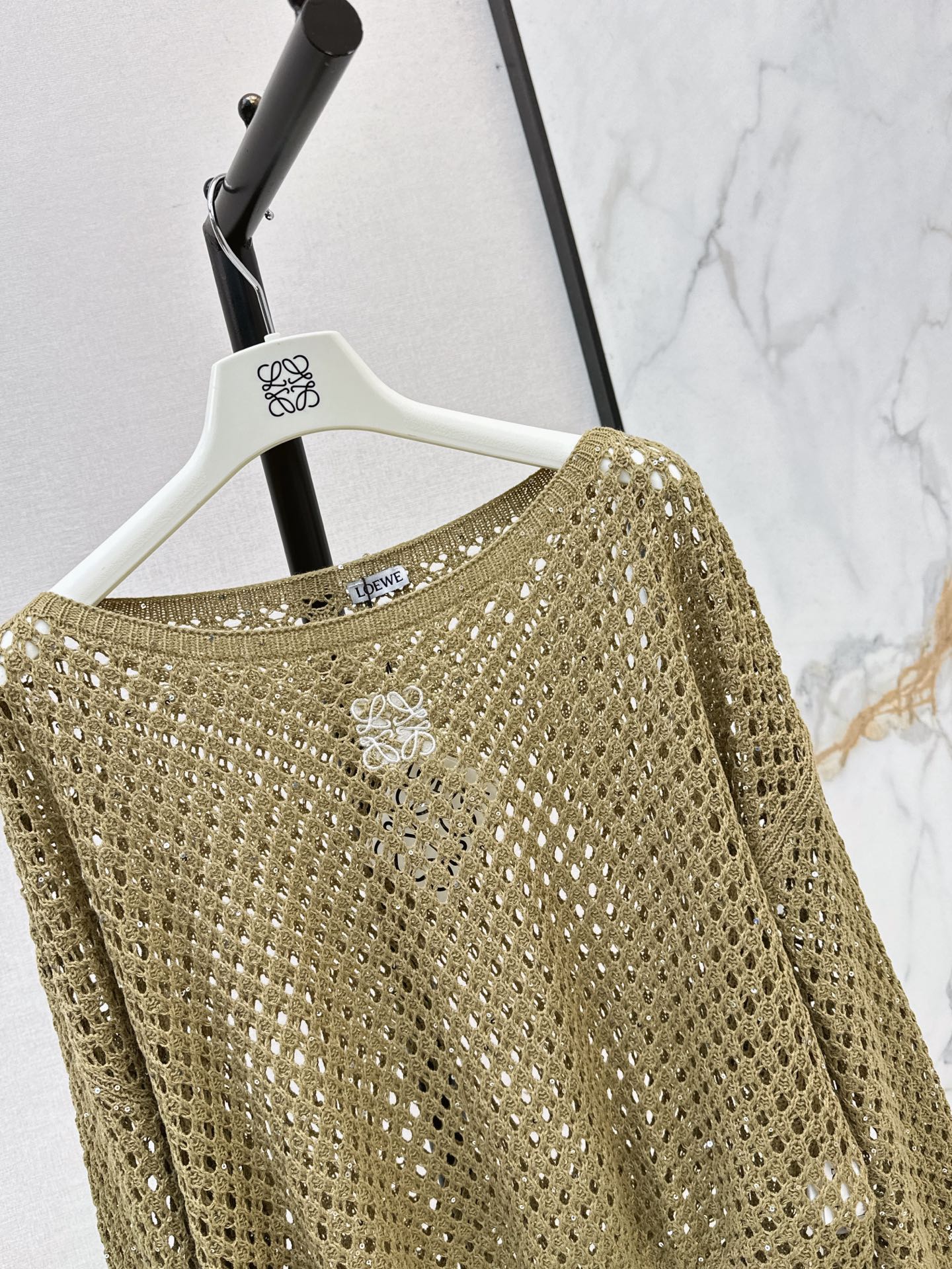 26FW Long-sleeve knit top with cut-out detail and new logo embroidery 🤍