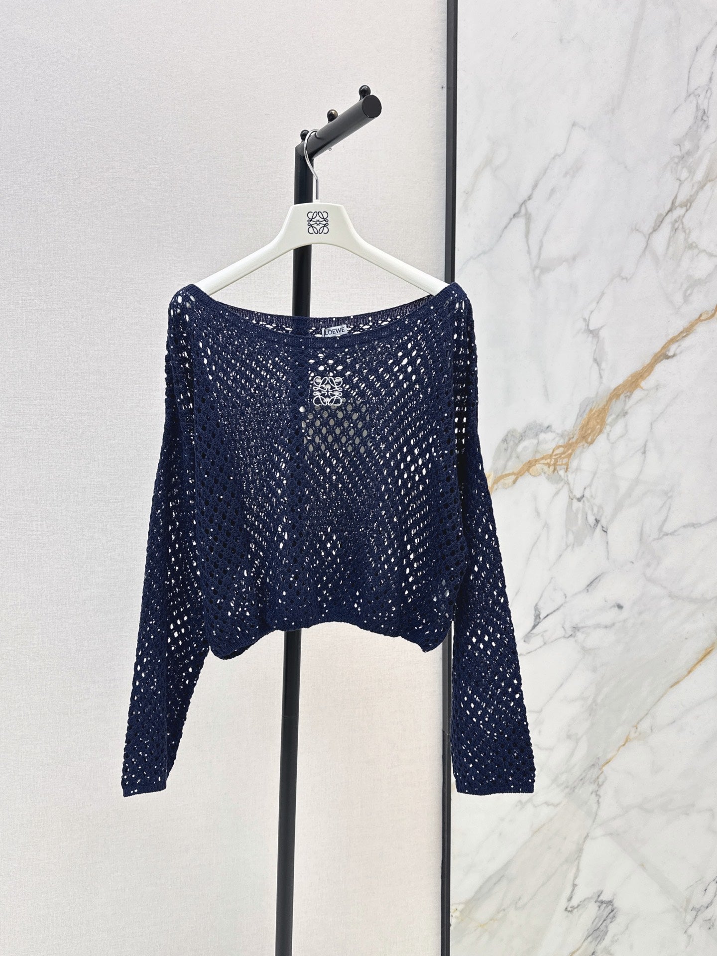 26FW Long-sleeve knit top with cut-out detail and new logo embroidery 🤍