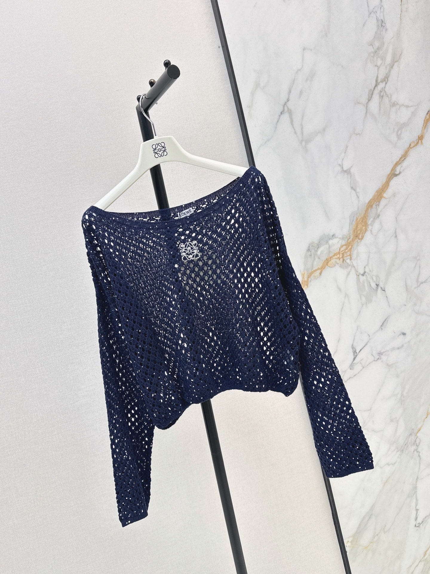 26FW Long-sleeve knit top with cut-out detail and new logo embroidery 🤍