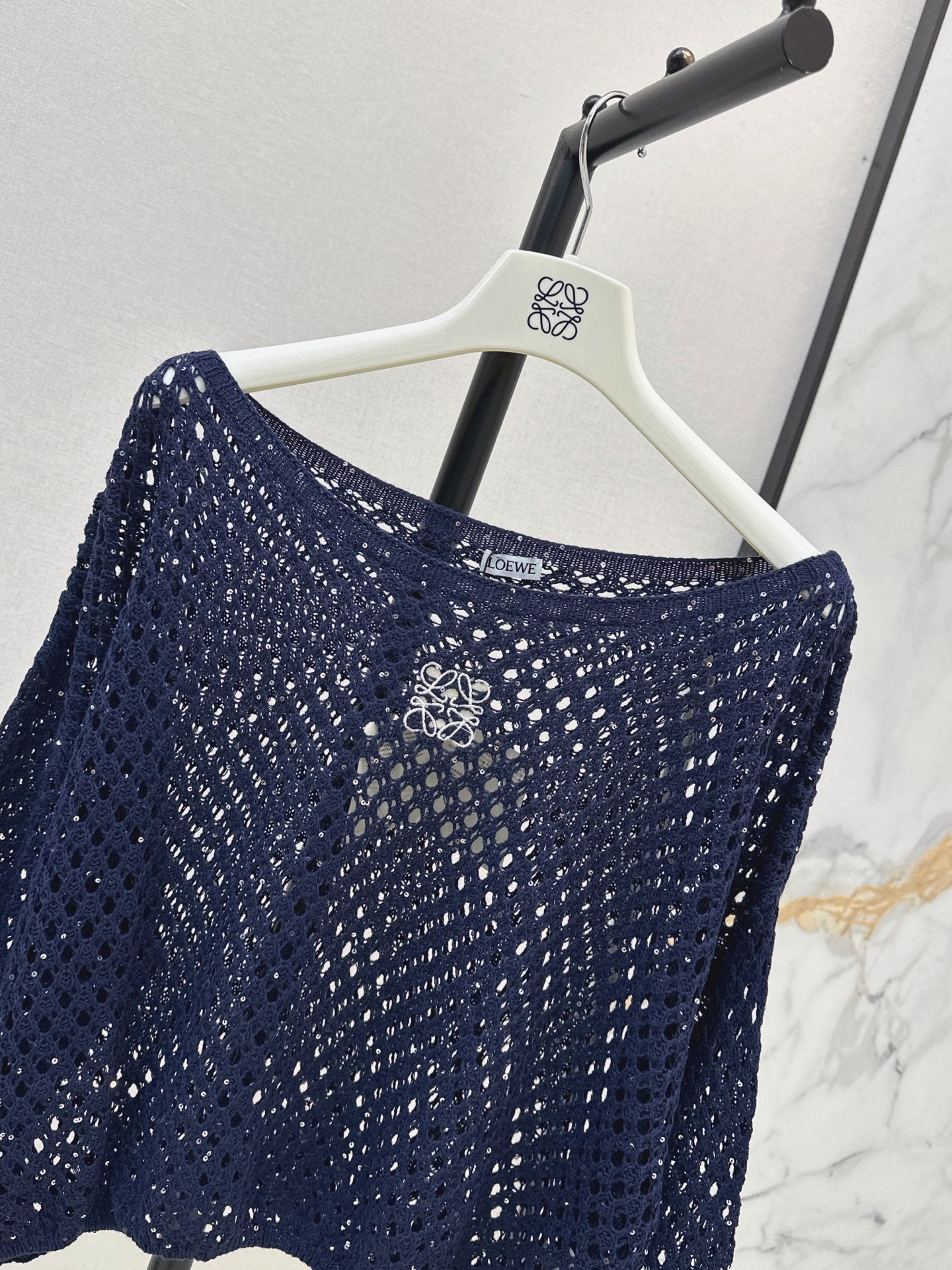 26FW Long-sleeve knit top with cut-out detail and new logo embroidery 🤍