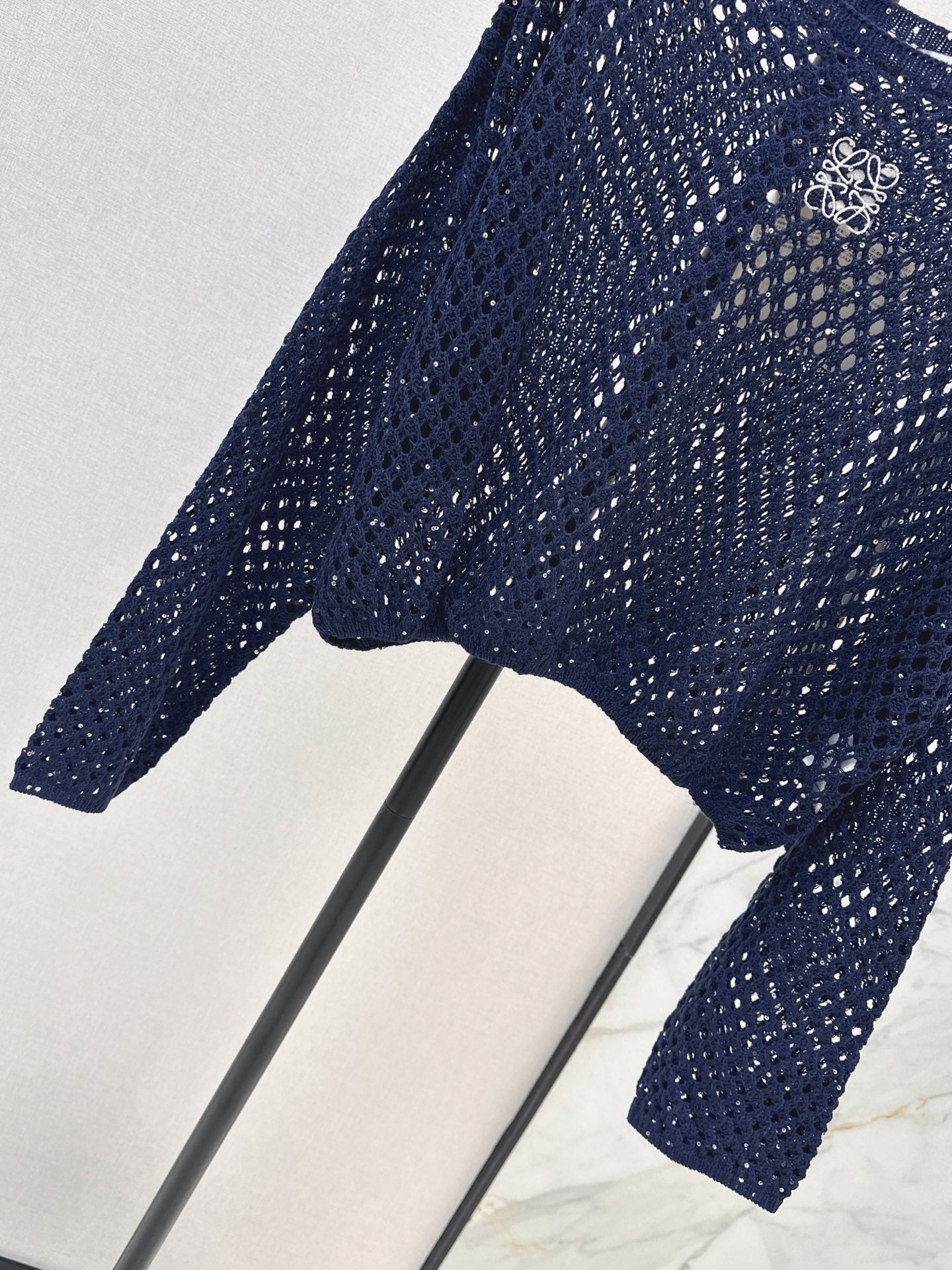 26FW Long-sleeve knit top with cut-out detail and new logo embroidery 🤍