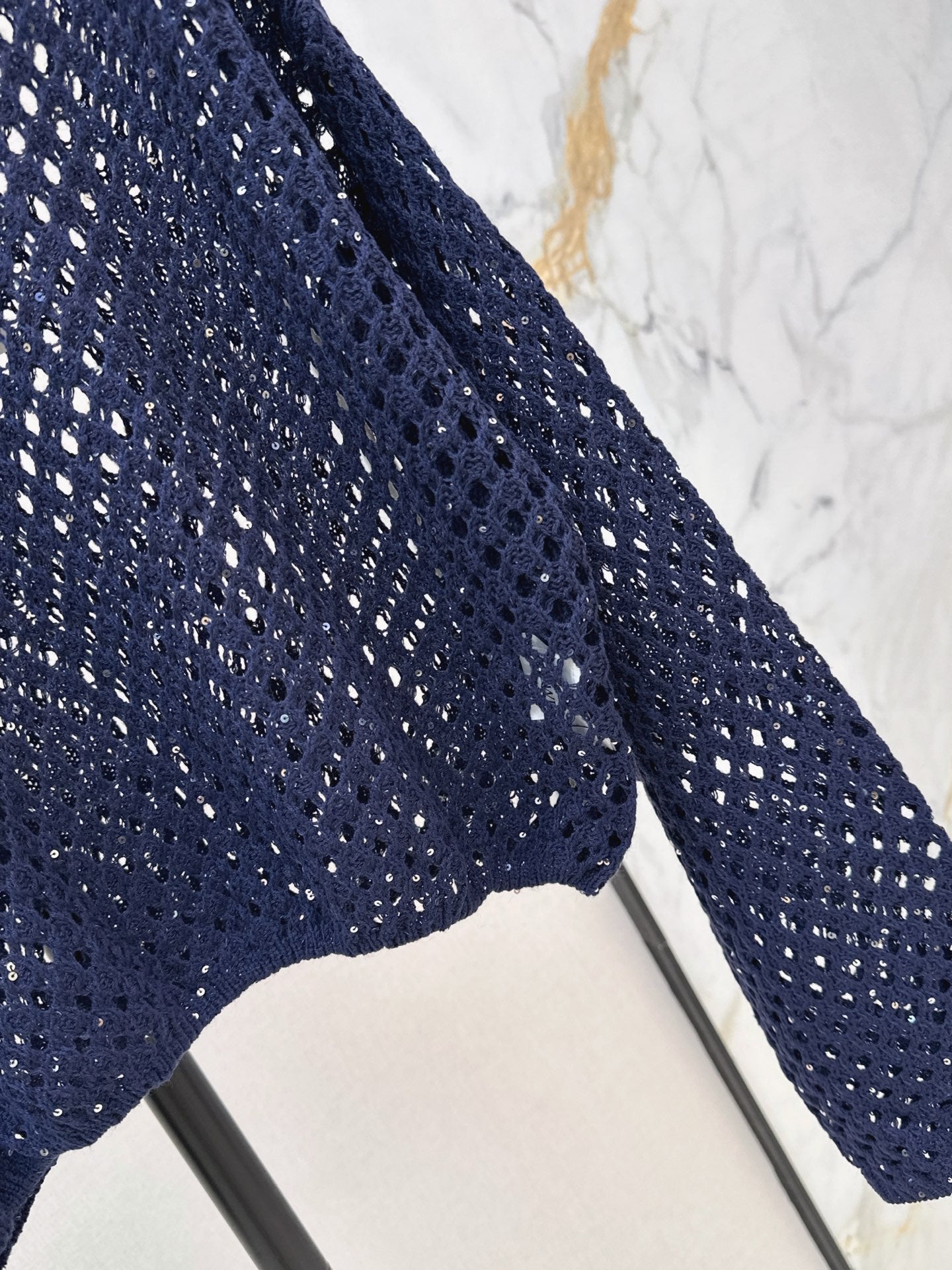 26FW Long-sleeve knit top with cut-out detail and new logo embroidery 🤍