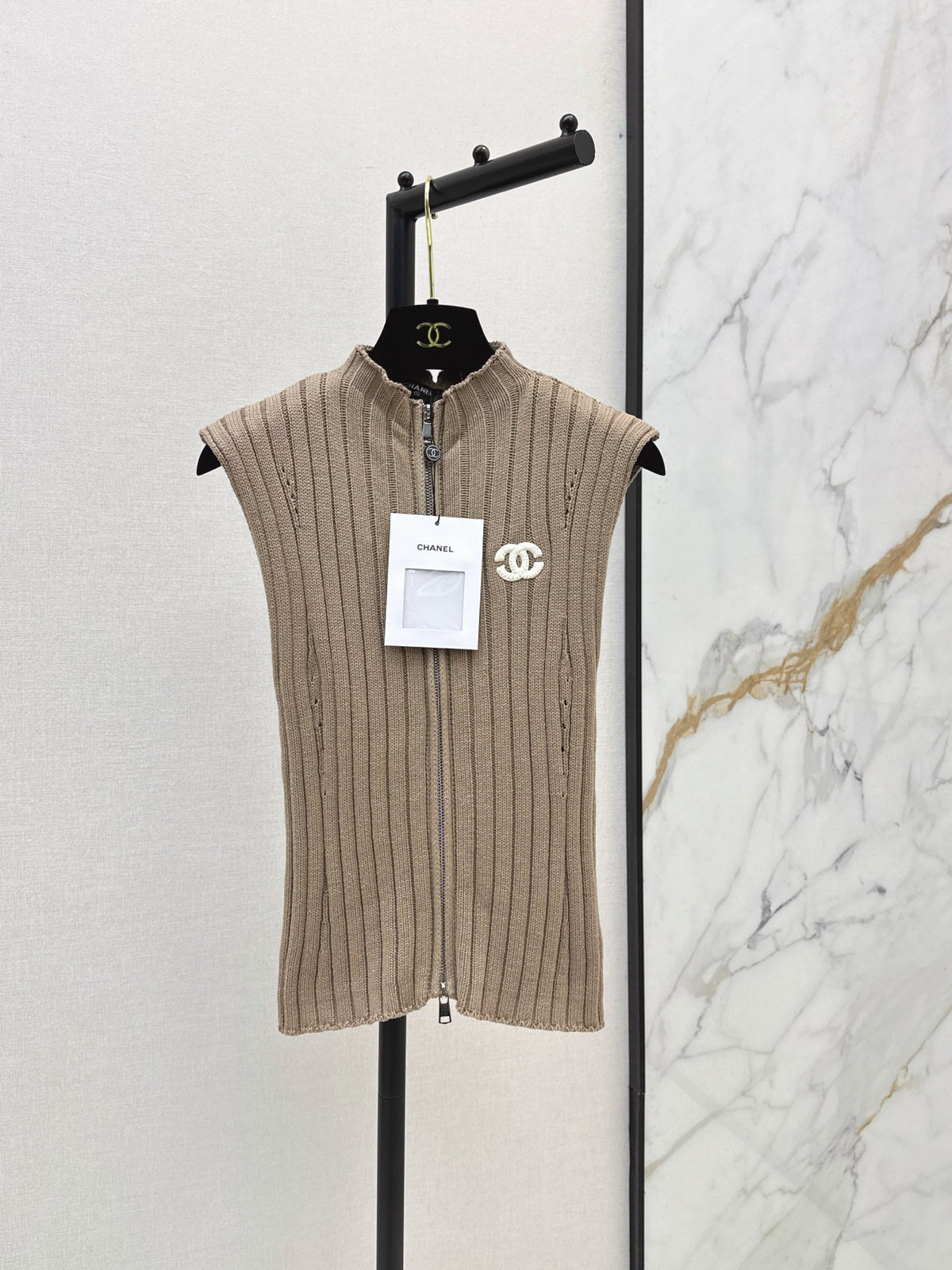 26FW New Color-Block Square-Neck Slim-Fit Sleeveless Knit Top 🤎