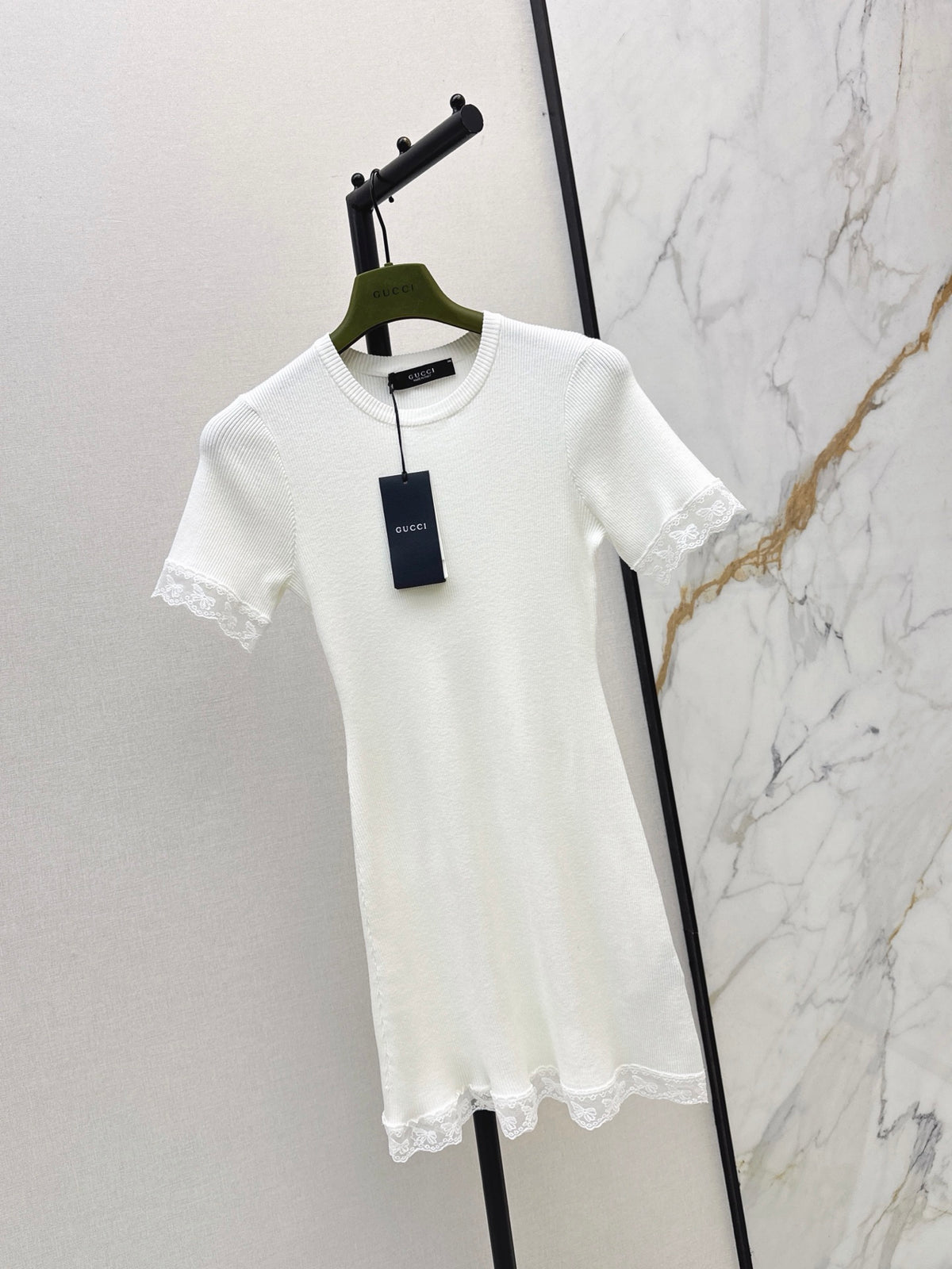 26FW New Short-Sleeve Knit Dress with Lace Paneling 🖤