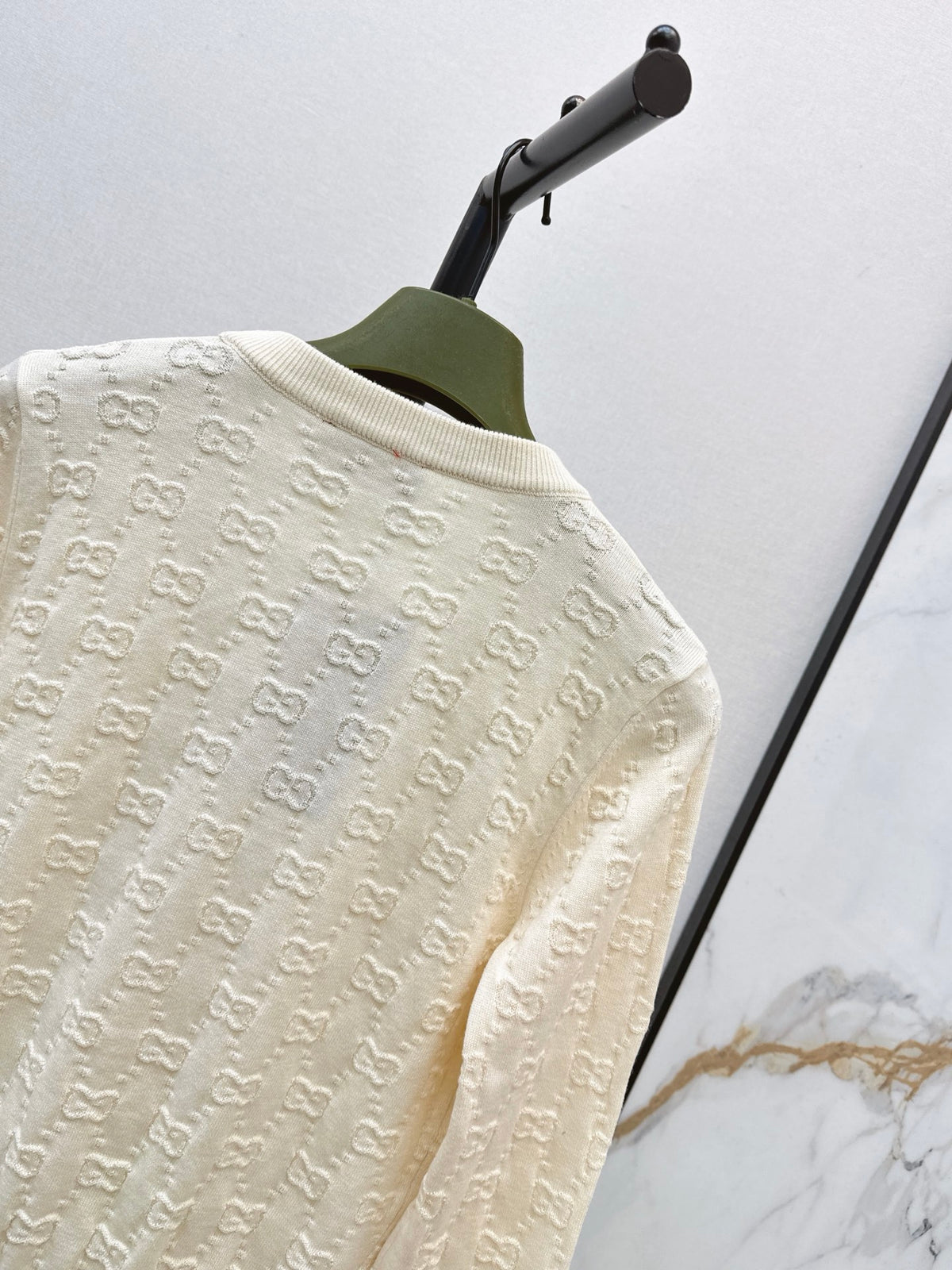 26FW New Logo Jacquard V-Neck Knit Cardigan 🤍