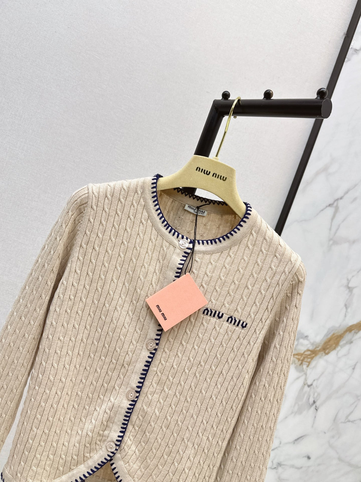 26FW New Classic Cardigan with Contrast Piping 🤍