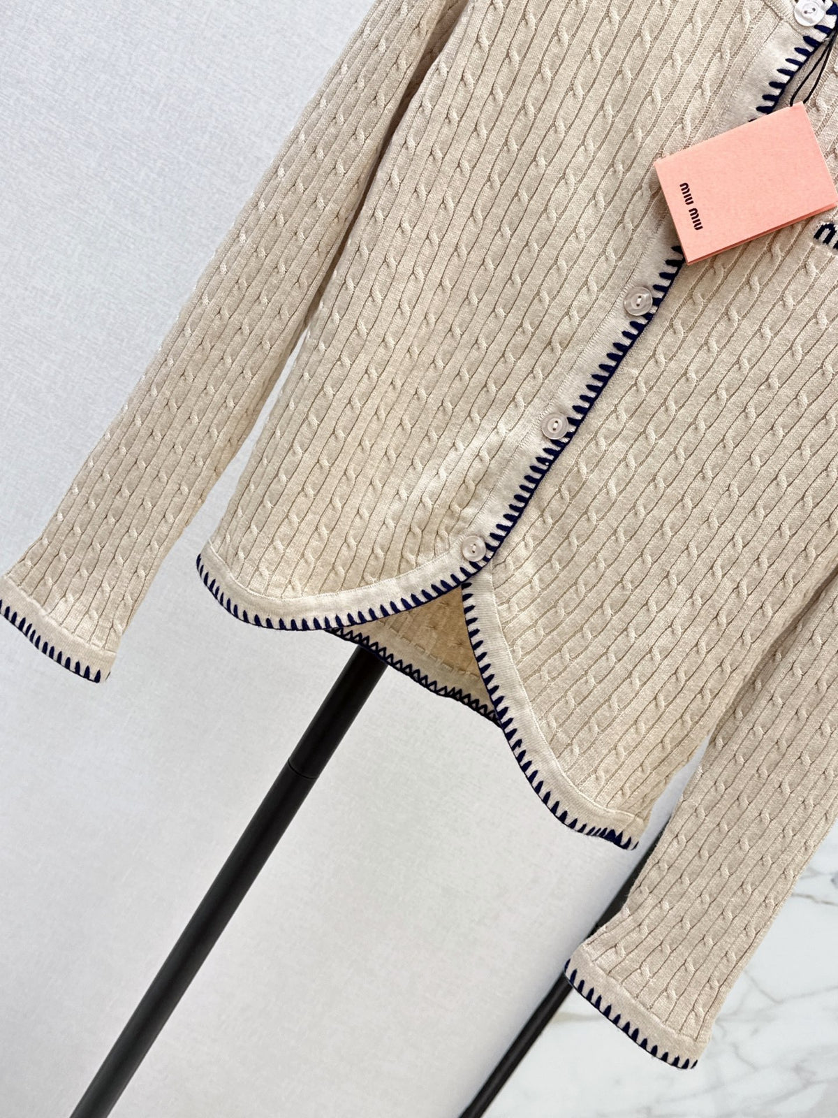 26FW New Classic Cardigan with Contrast Piping 🤍