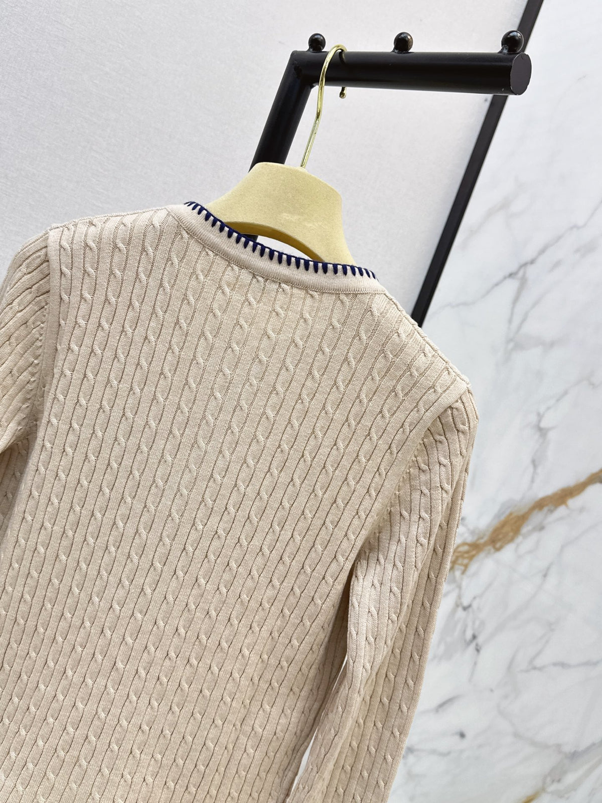 26FW New Classic Cardigan with Contrast Piping 🤍