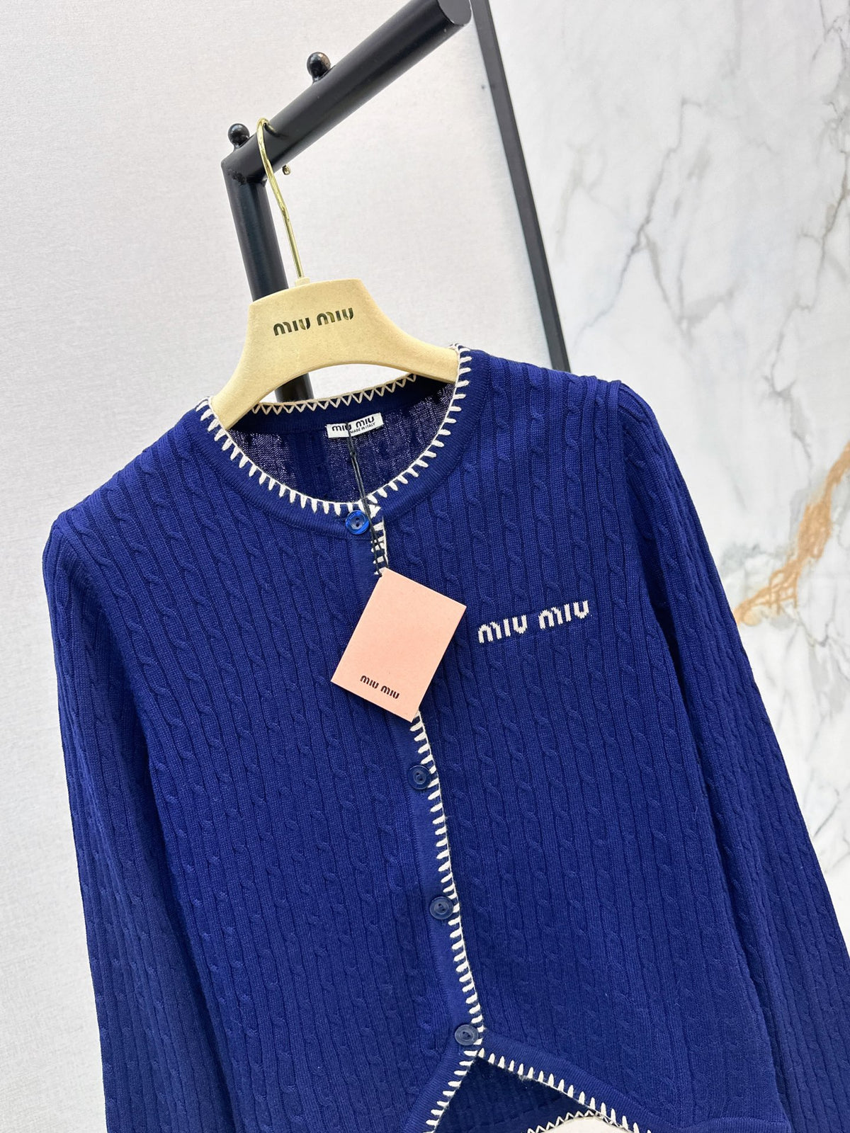 26FW New Classic Cardigan with Contrast Piping 🤍