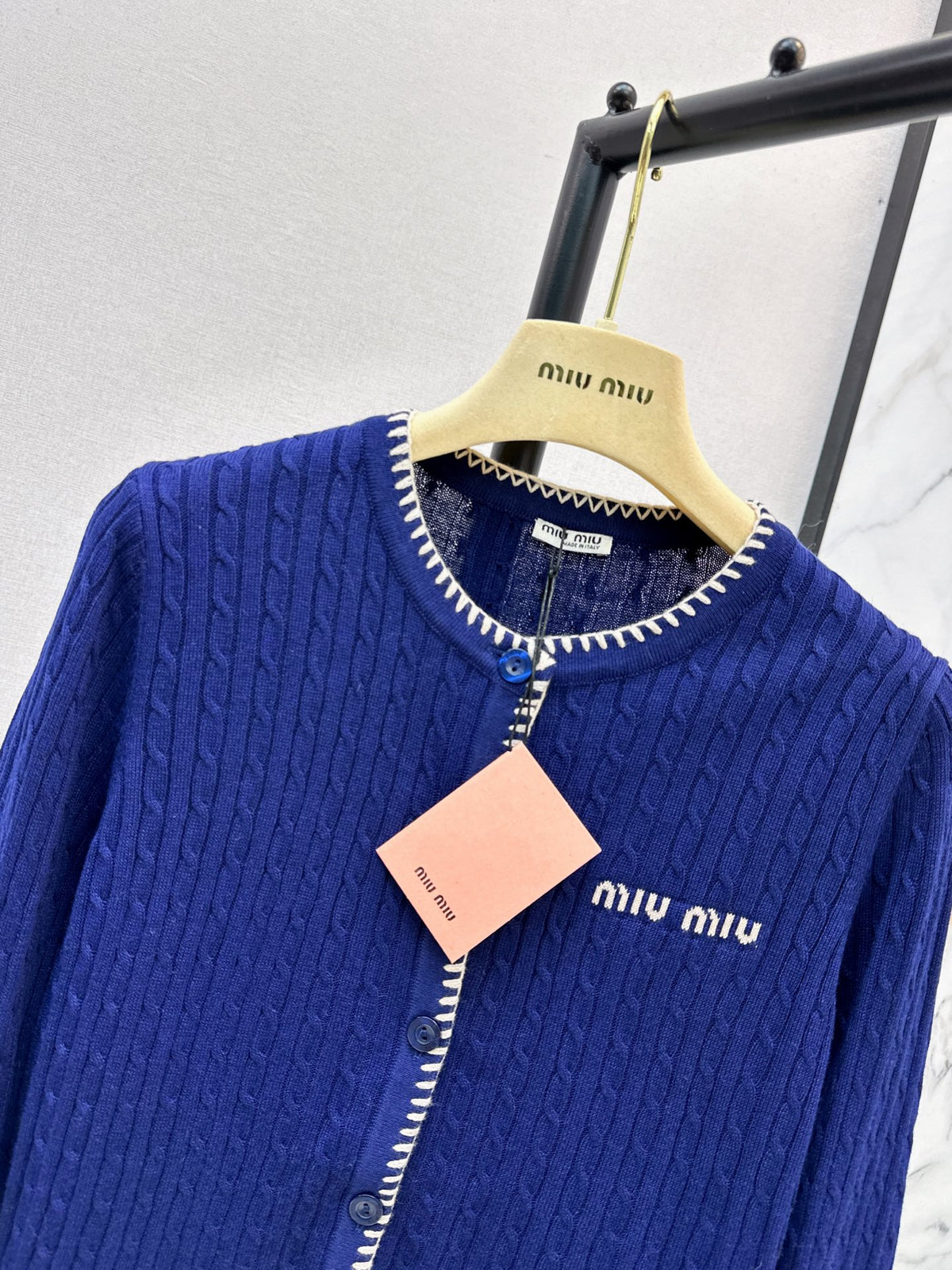 26FW New Classic Cardigan with Contrast Piping 🤍