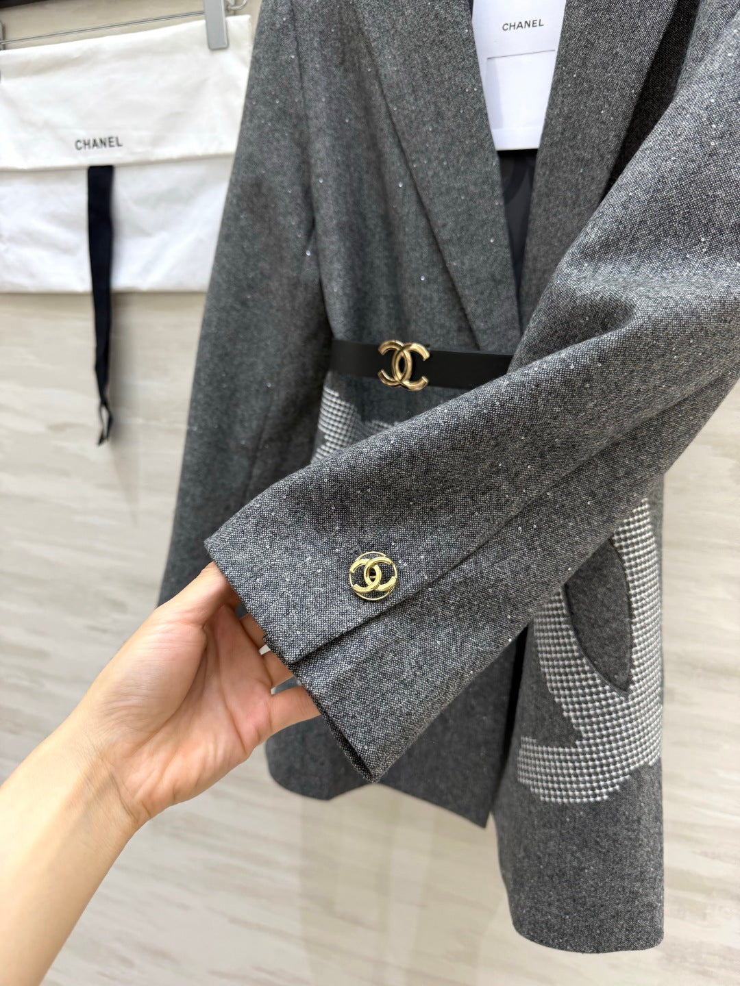 🔥Highest Quality🔥26FW New Grey Shimmer Waist-Defining Blazer (Belt Included) 🤍