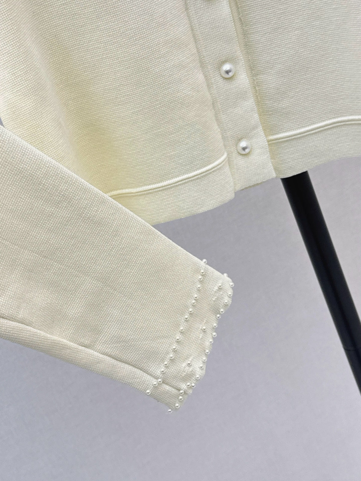 26FW New Beaded Knit Long-Sleeve Cardigan 🤍