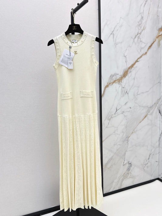 26FW New Beaded Sleeveless Knit Dress 🤍