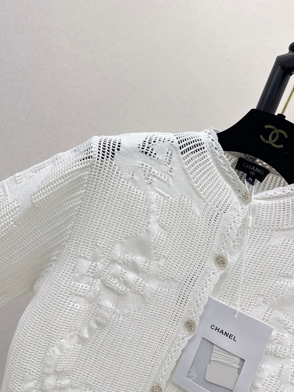 26FW New Cut-out Floral Jacquard Knit Cardigan 🤍