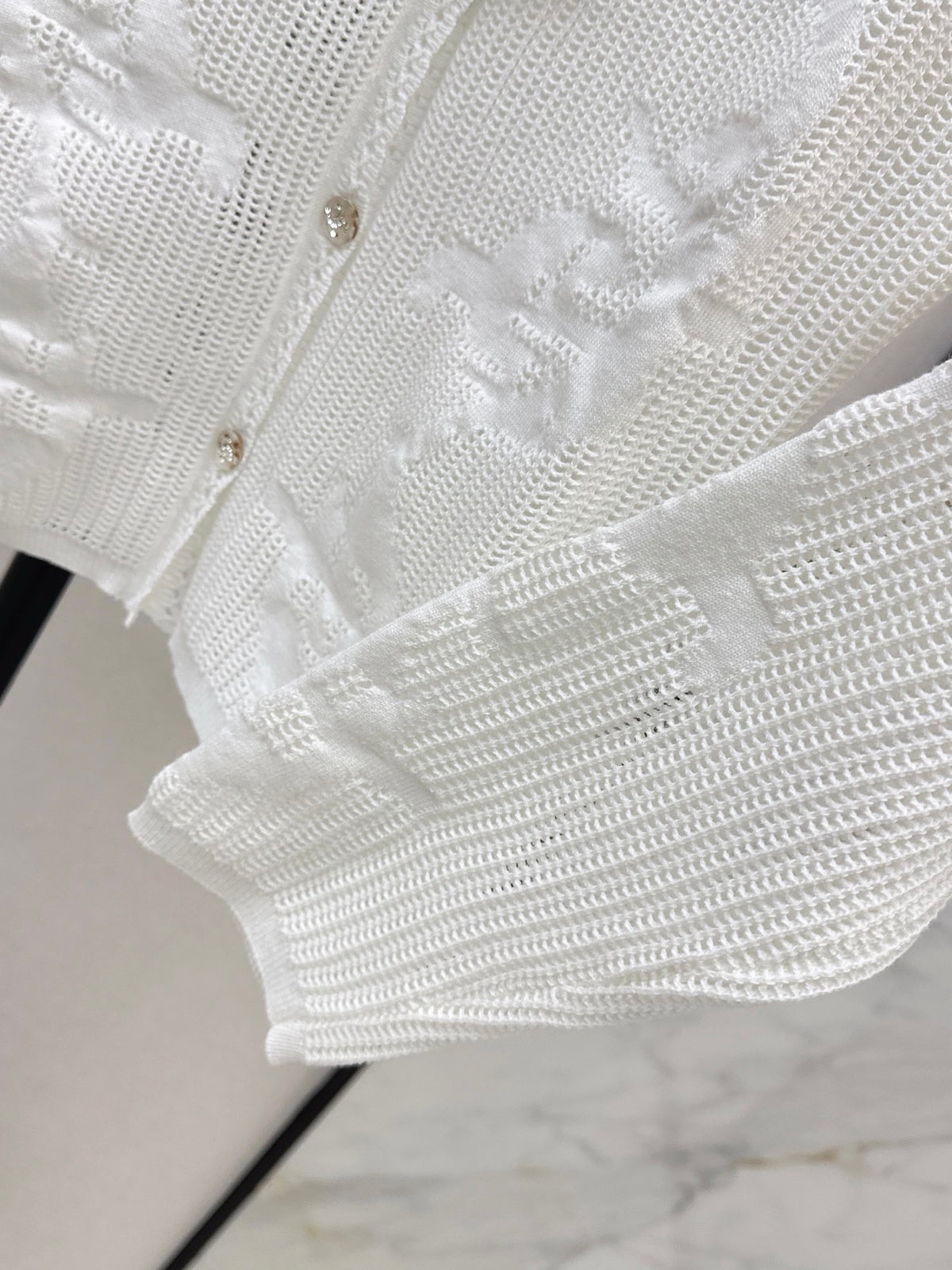 26FW New Cut-out Floral Jacquard Knit Cardigan 🤍
