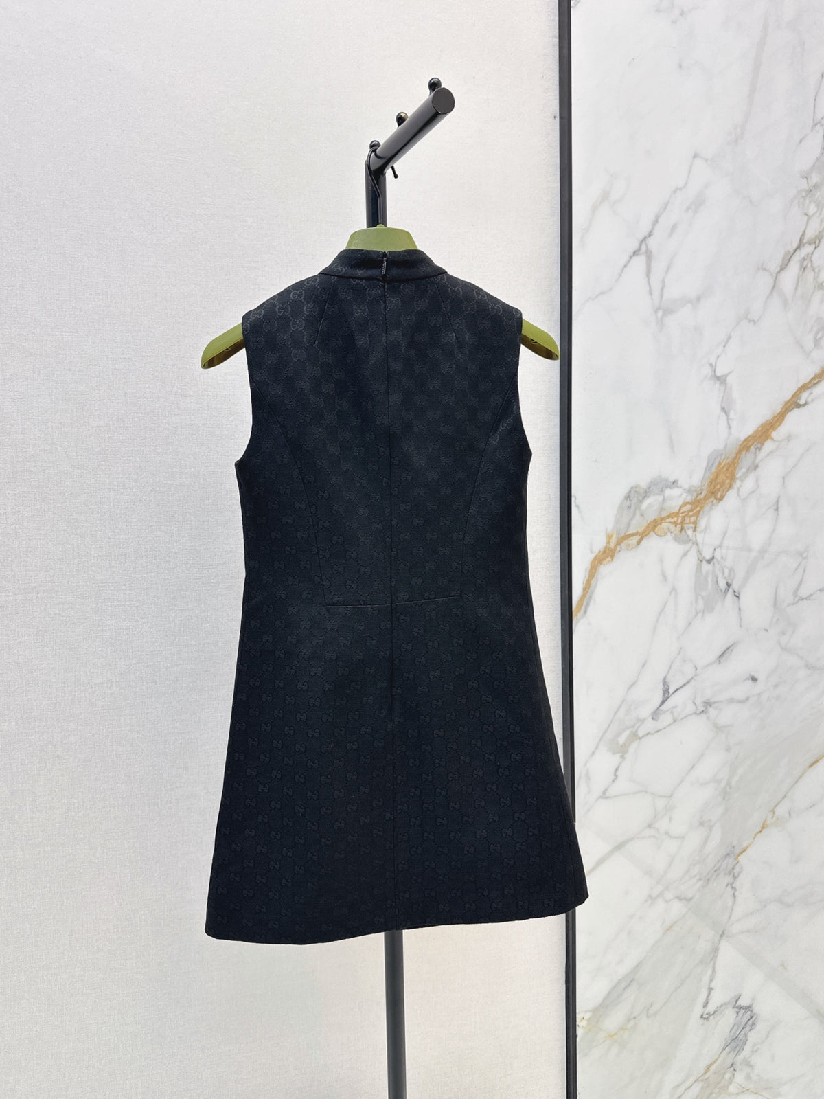 26FW New Stand-Collar Sleeveless Logo Jacquard Dress 🖤