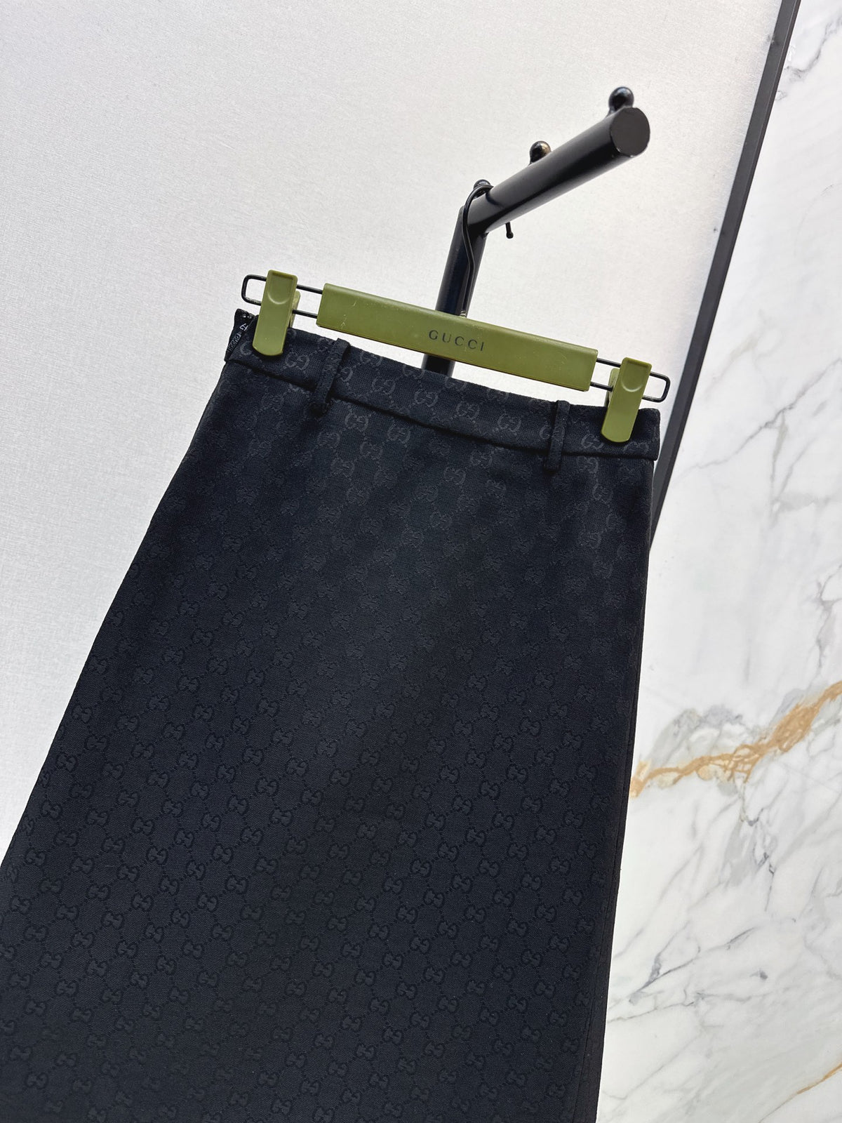 26FW New Mid-Length Skirt with Tonal Logo Monogram 🖤