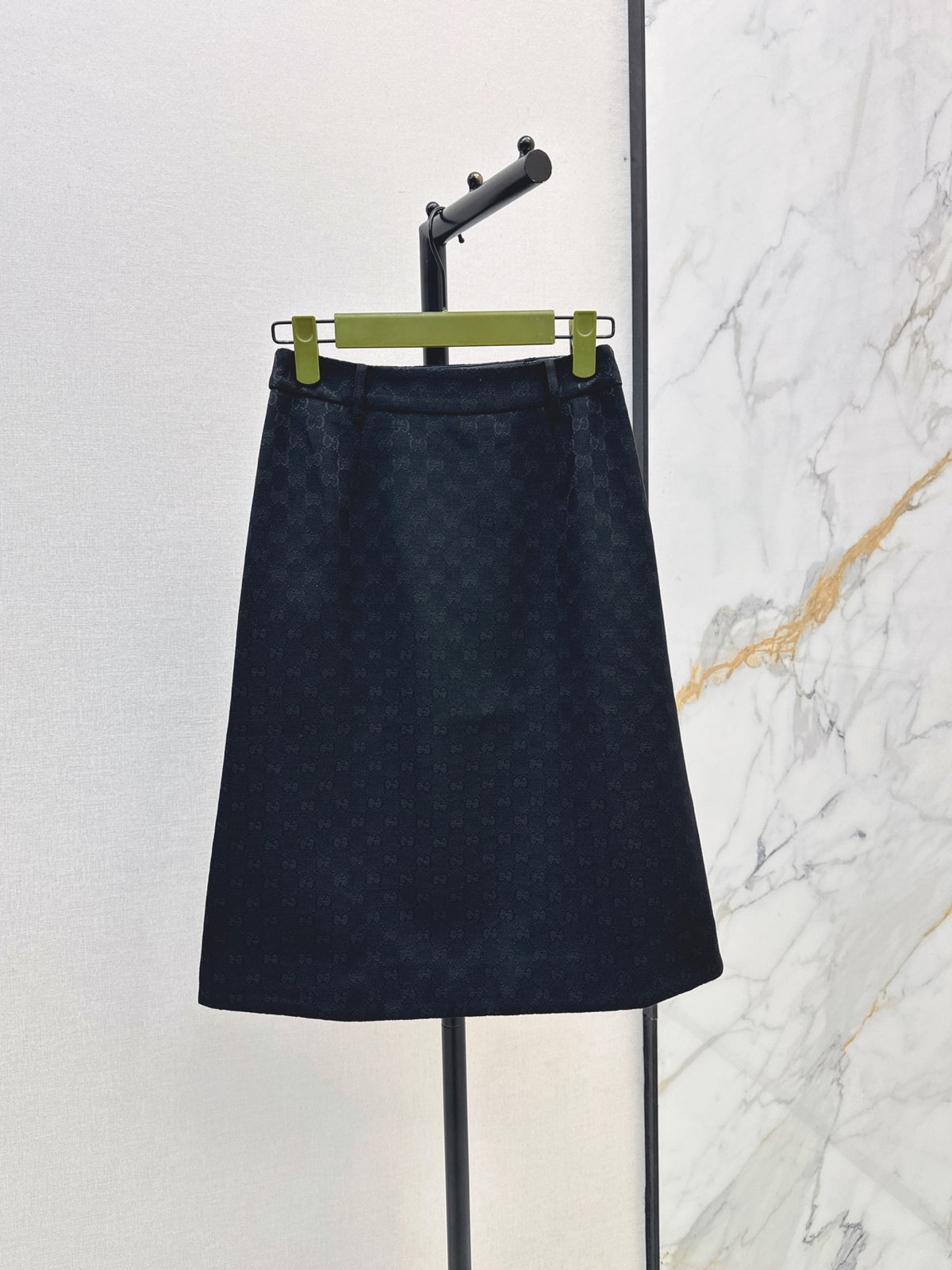 26FW New Mid-Length Skirt with Tonal Logo Monogram 🖤