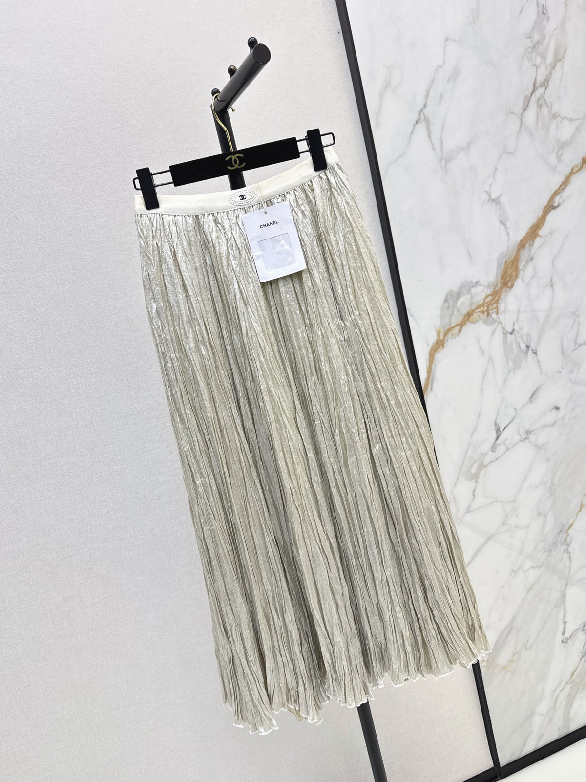 26FW New Pleated Maxi Skirt with Voluminous Hem 🖤