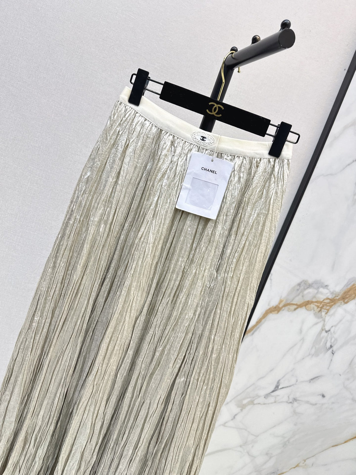 26FW New Pleated Maxi Skirt with Voluminous Hem 🖤