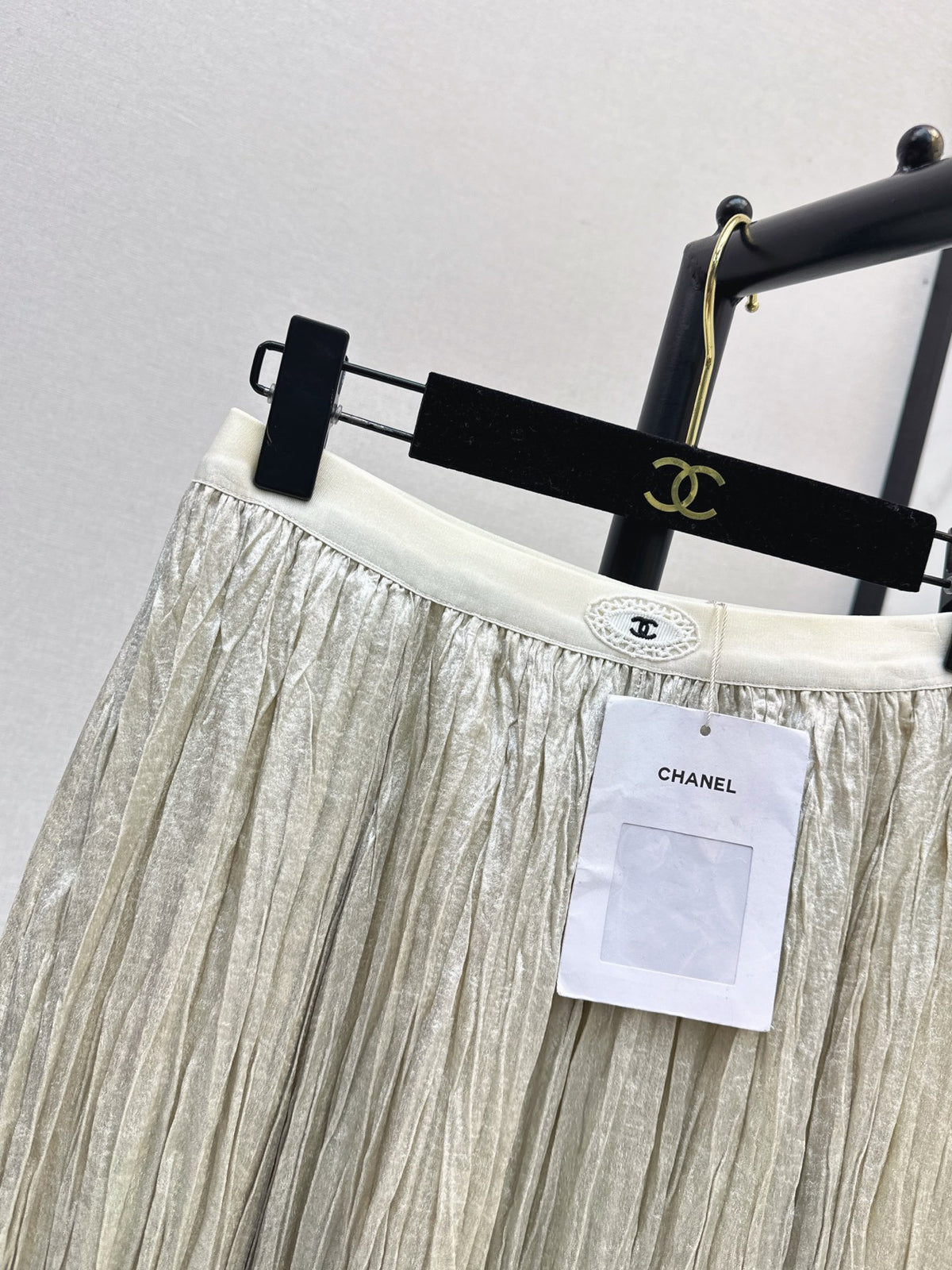 26FW New Pleated Maxi Skirt with Voluminous Hem 🖤