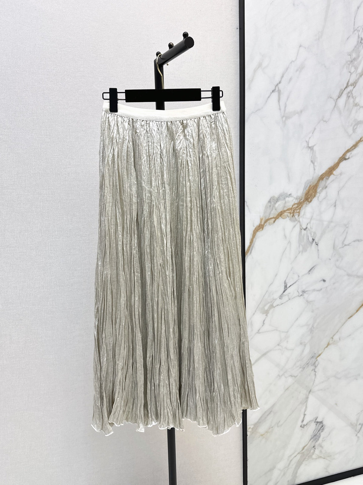 26FW New Pleated Maxi Skirt with Voluminous Hem 🖤