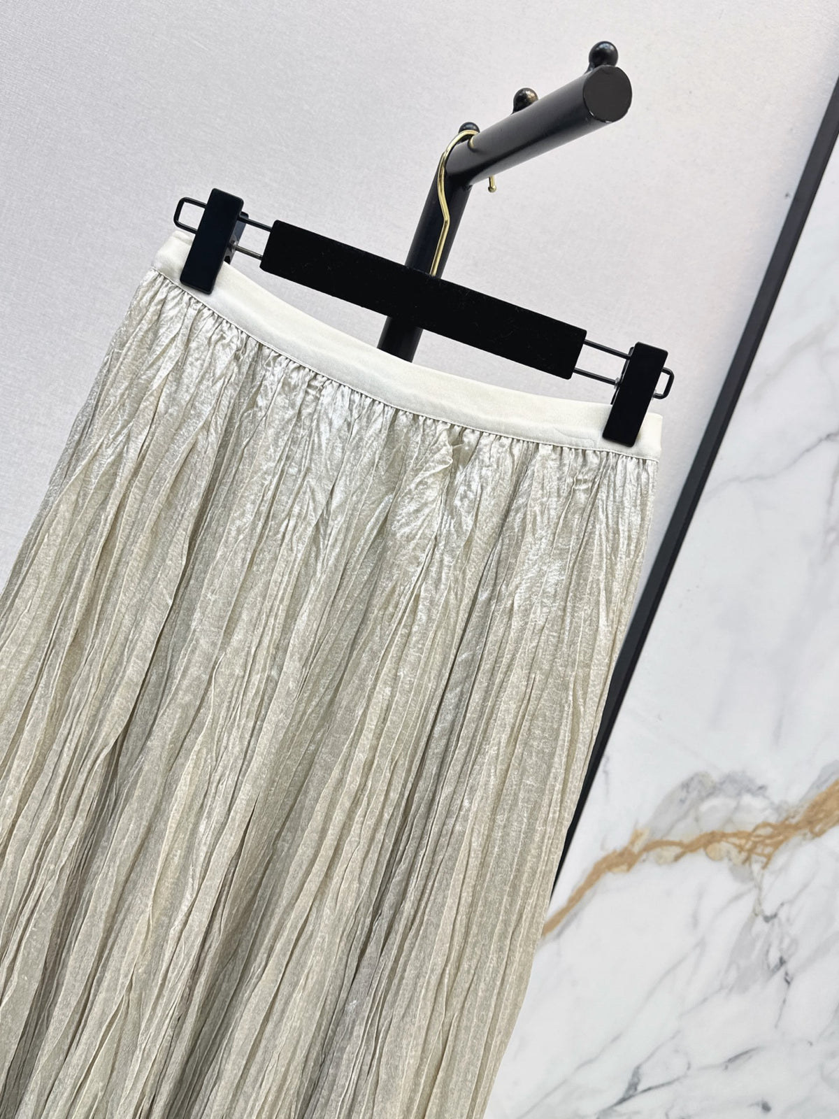 26FW New Pleated Maxi Skirt with Voluminous Hem 🖤