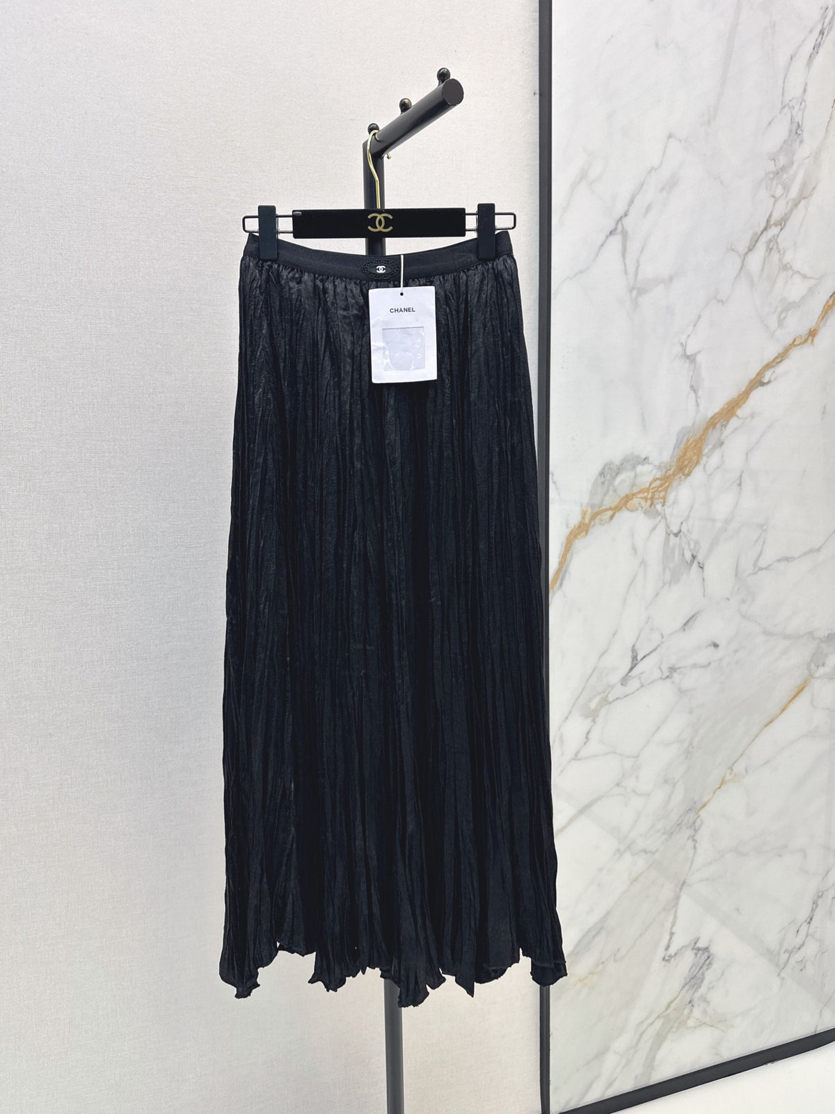 26FW New Pleated Maxi Skirt with Voluminous Hem 🖤