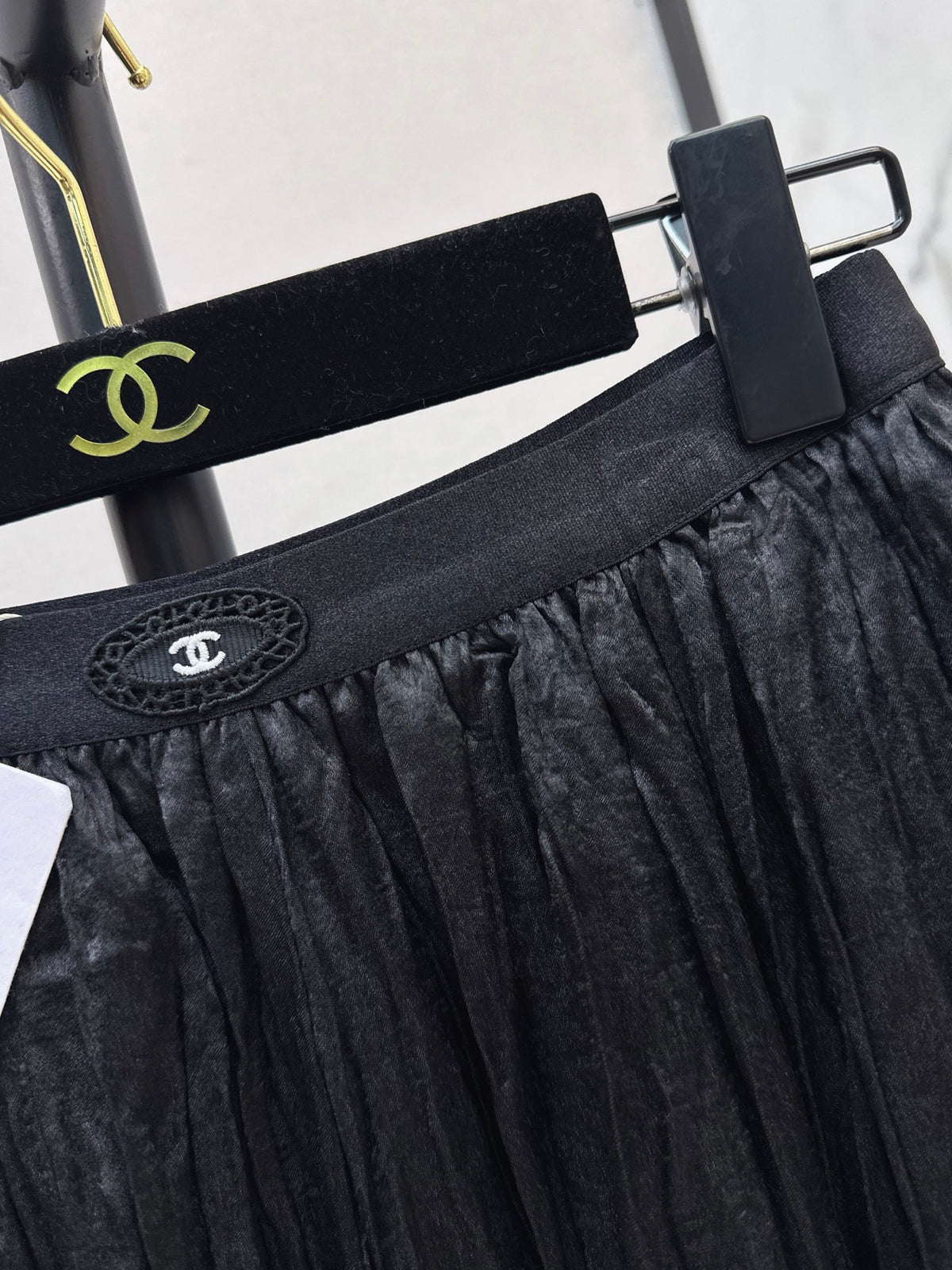 26FW New Pleated Maxi Skirt with Voluminous Hem 🖤