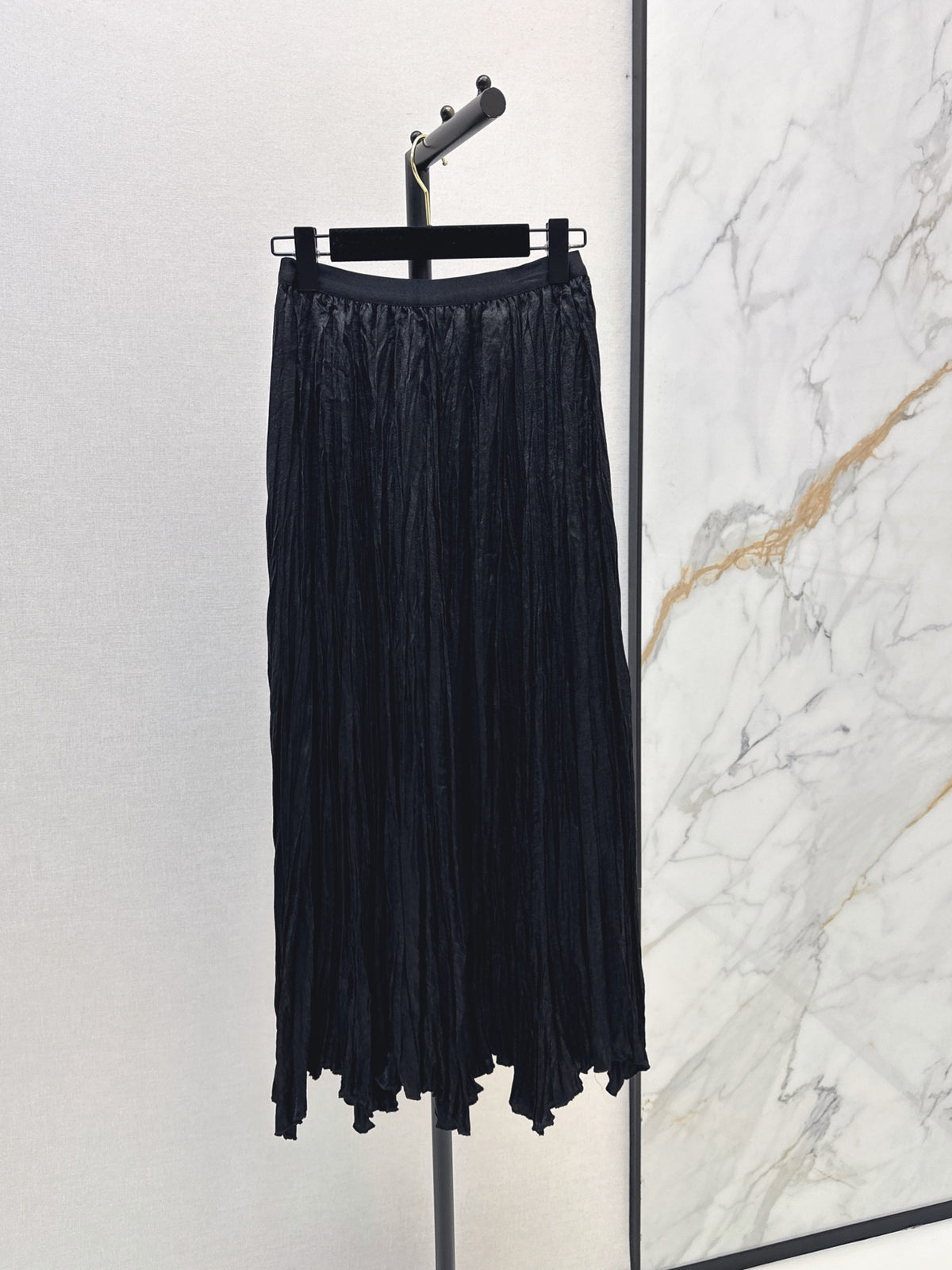 26FW New Pleated Maxi Skirt with Voluminous Hem 🖤