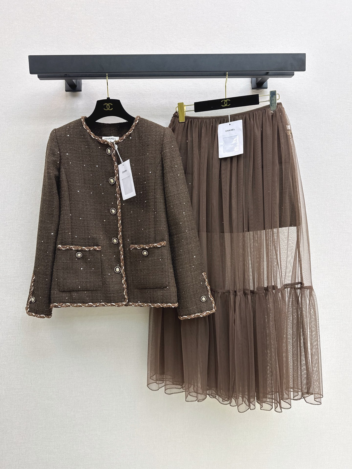 26FW New Knit Jacket with Crew Neck and Contrast Piping 🤍