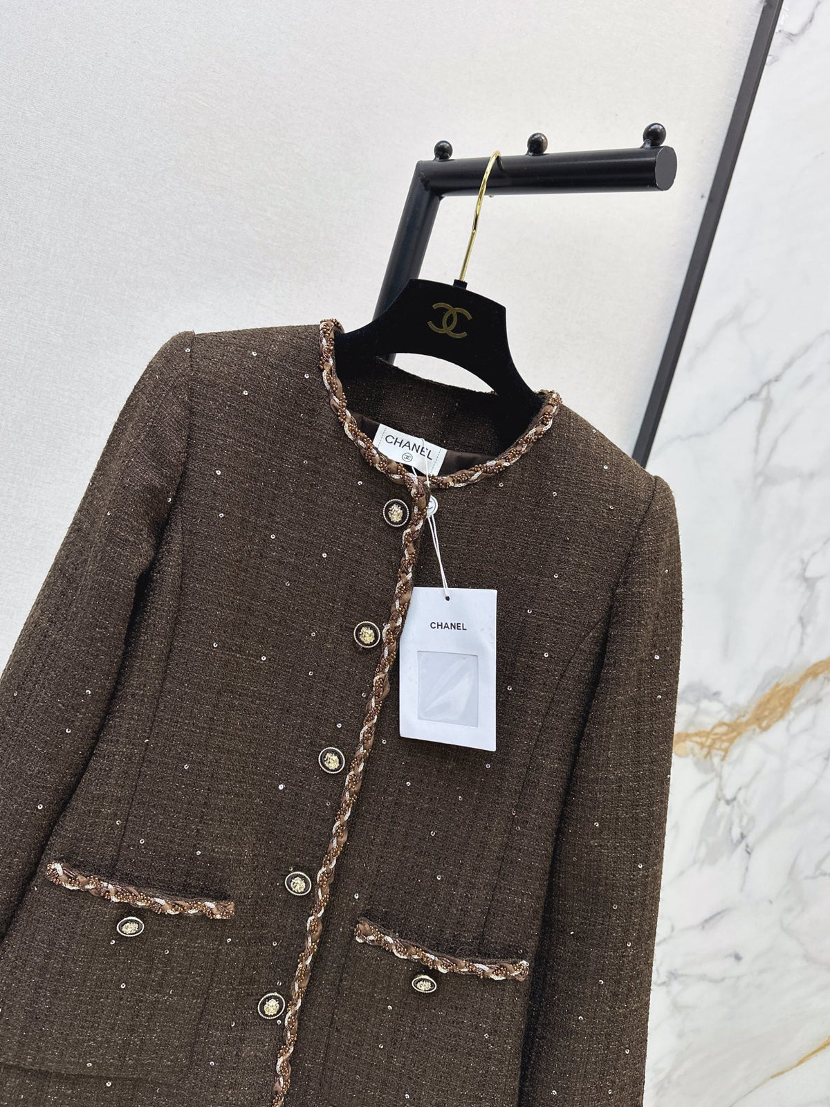 26FW New Knit Jacket with Crew Neck and Contrast Piping 🤍