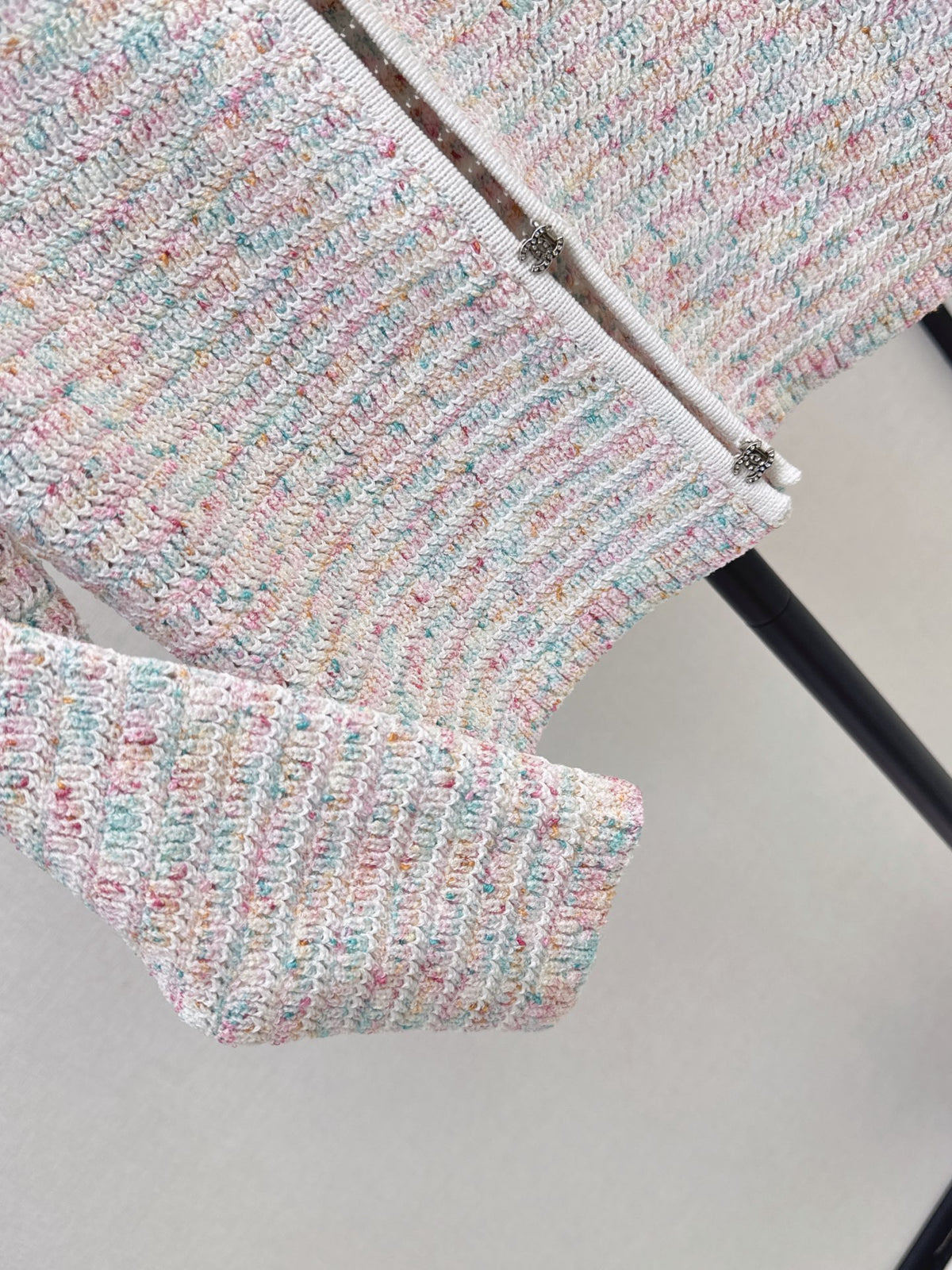 26FW New Macaron-Colored Polka-Dot Crew-Neck Knit Cardigan 💕