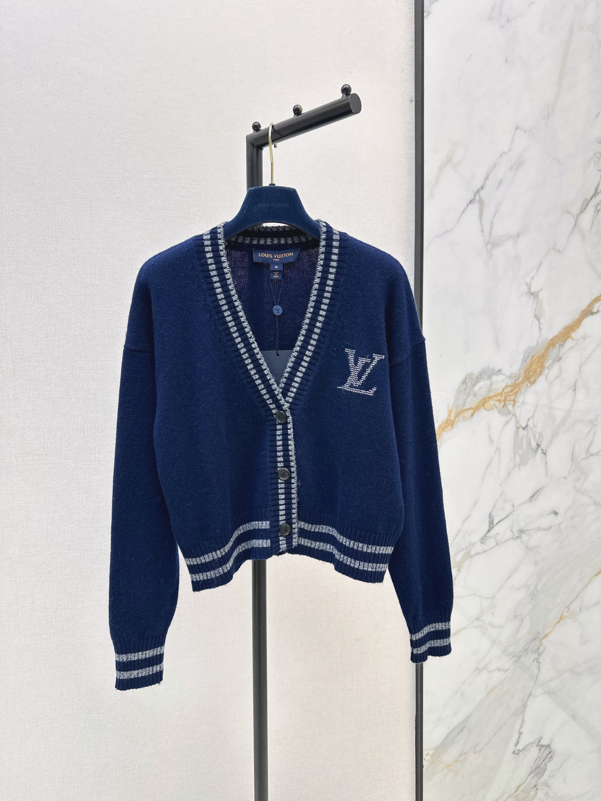 26FW New Navy V-Neck Knit Cardigan 🖤