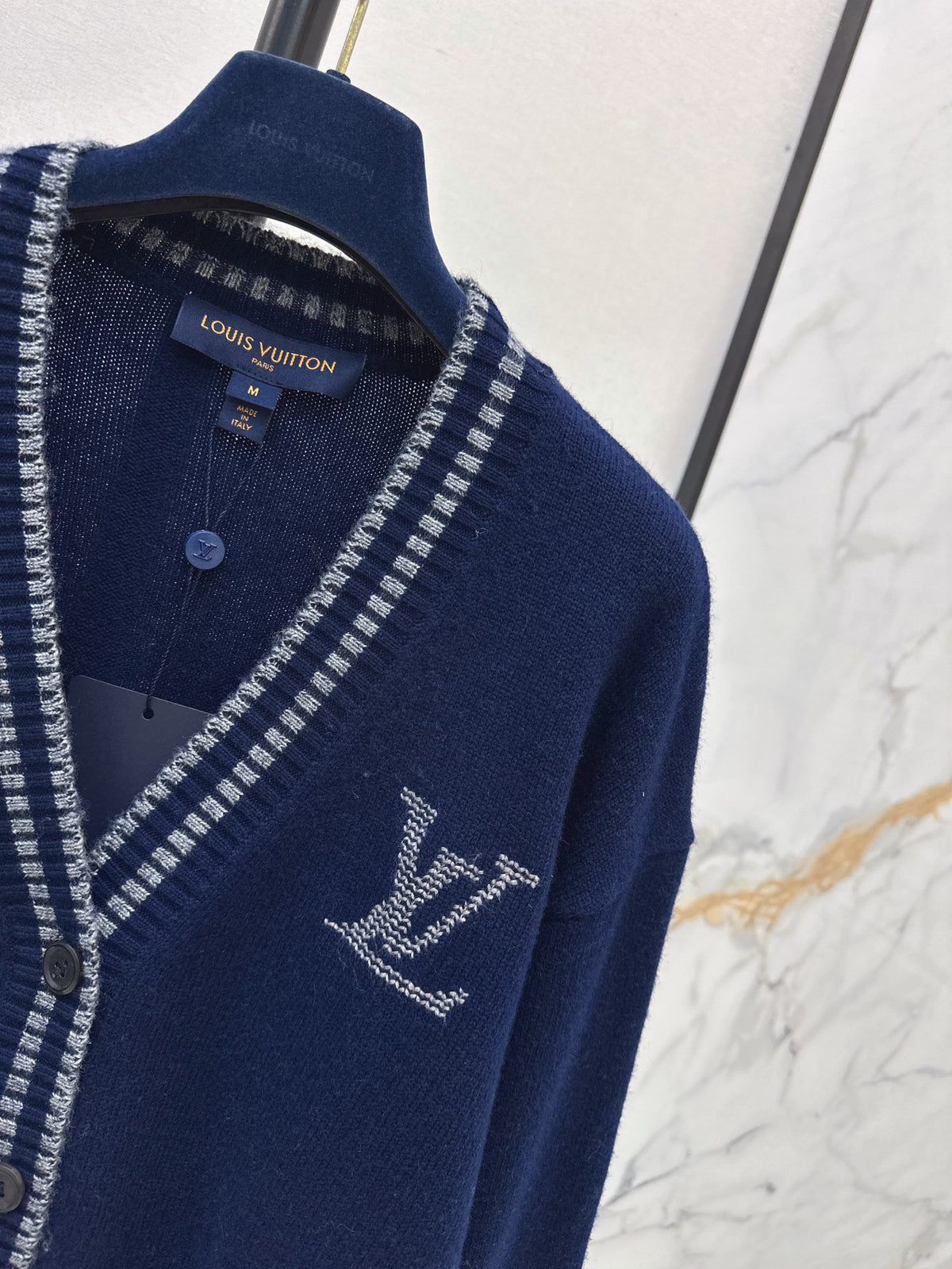 26FW New Navy V-Neck Knit Cardigan 🖤