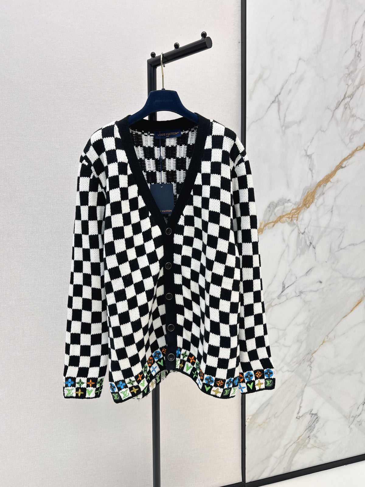 🔥Highest Quality🔥26FW New Loose-Fit V-Neck Knit Cardigan with Black & White Color-Blocking 🤍