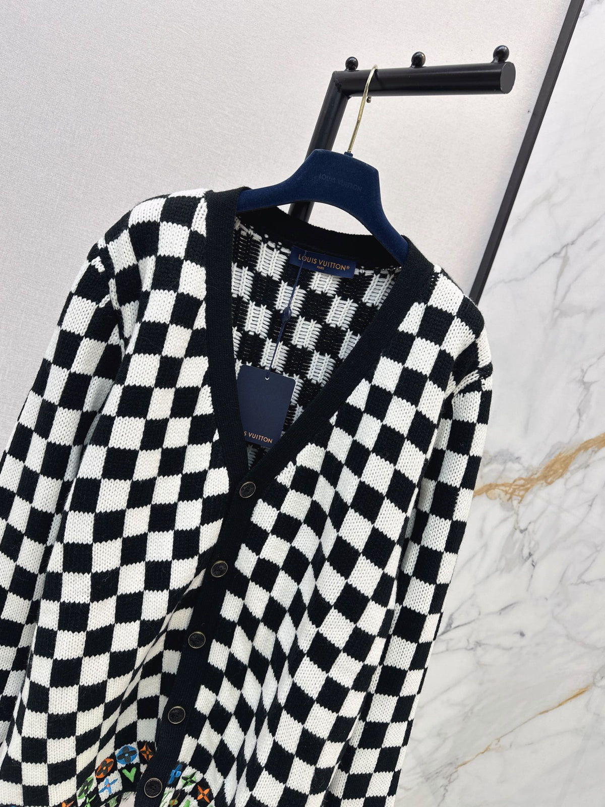 🔥Highest Quality🔥26FW New Loose-Fit V-Neck Knit Cardigan with Black & White Color-Blocking 🤍