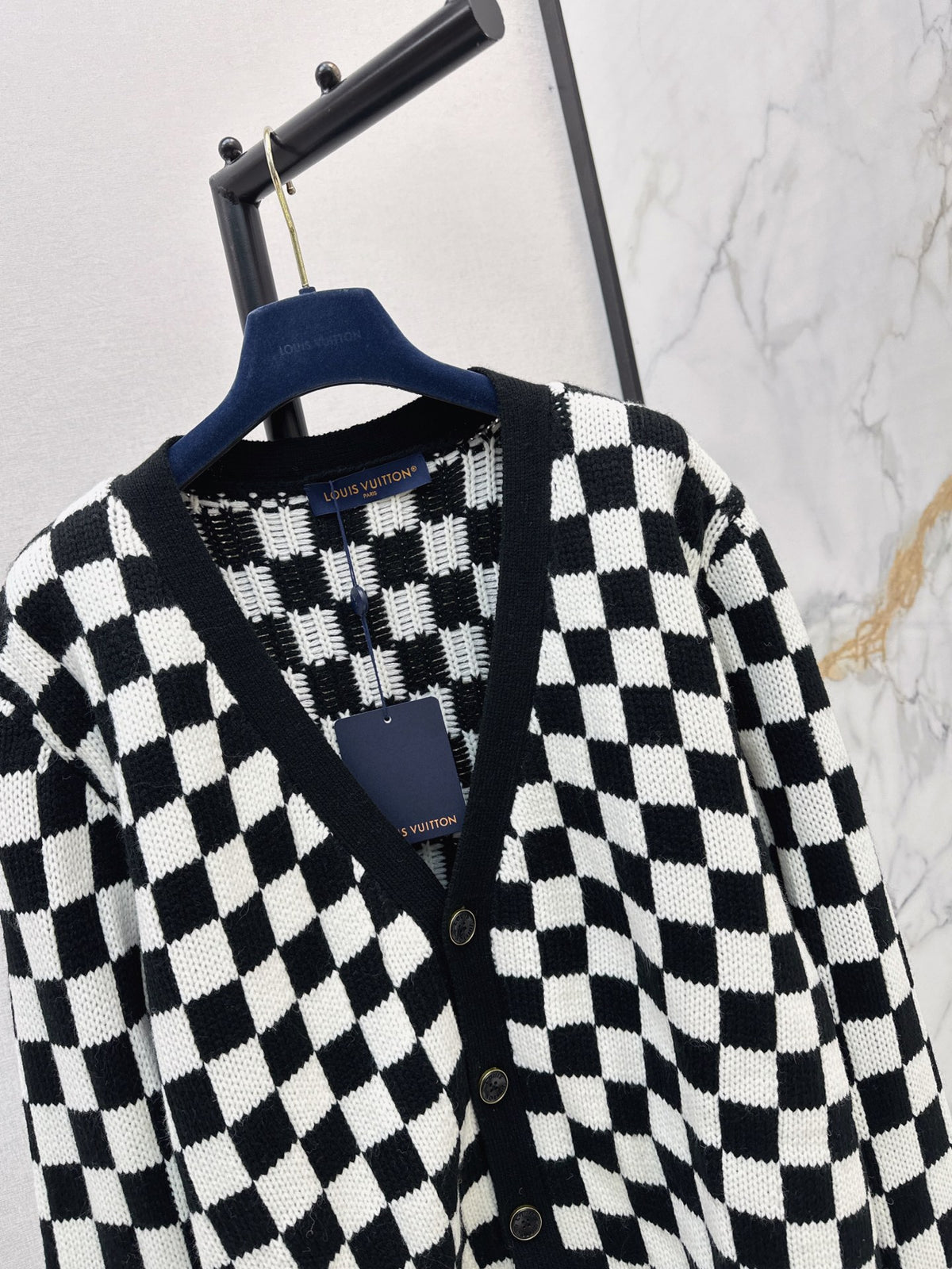 🔥Highest Quality🔥26FW New Loose-Fit V-Neck Knit Cardigan with Black & White Color-Blocking 🤍
