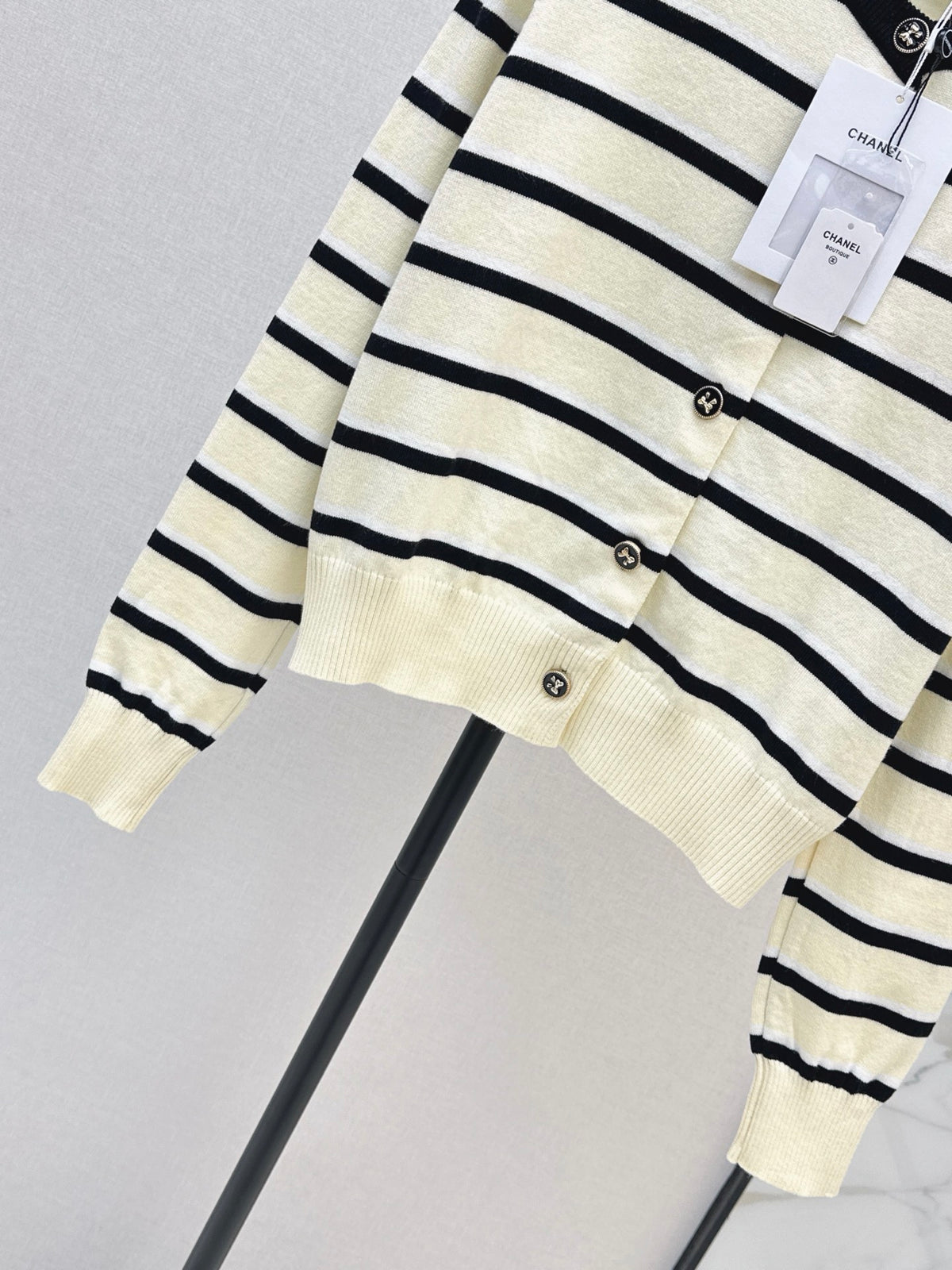 26FW New Black & White Striped Crew-Neck Knit Cardigan 🖤