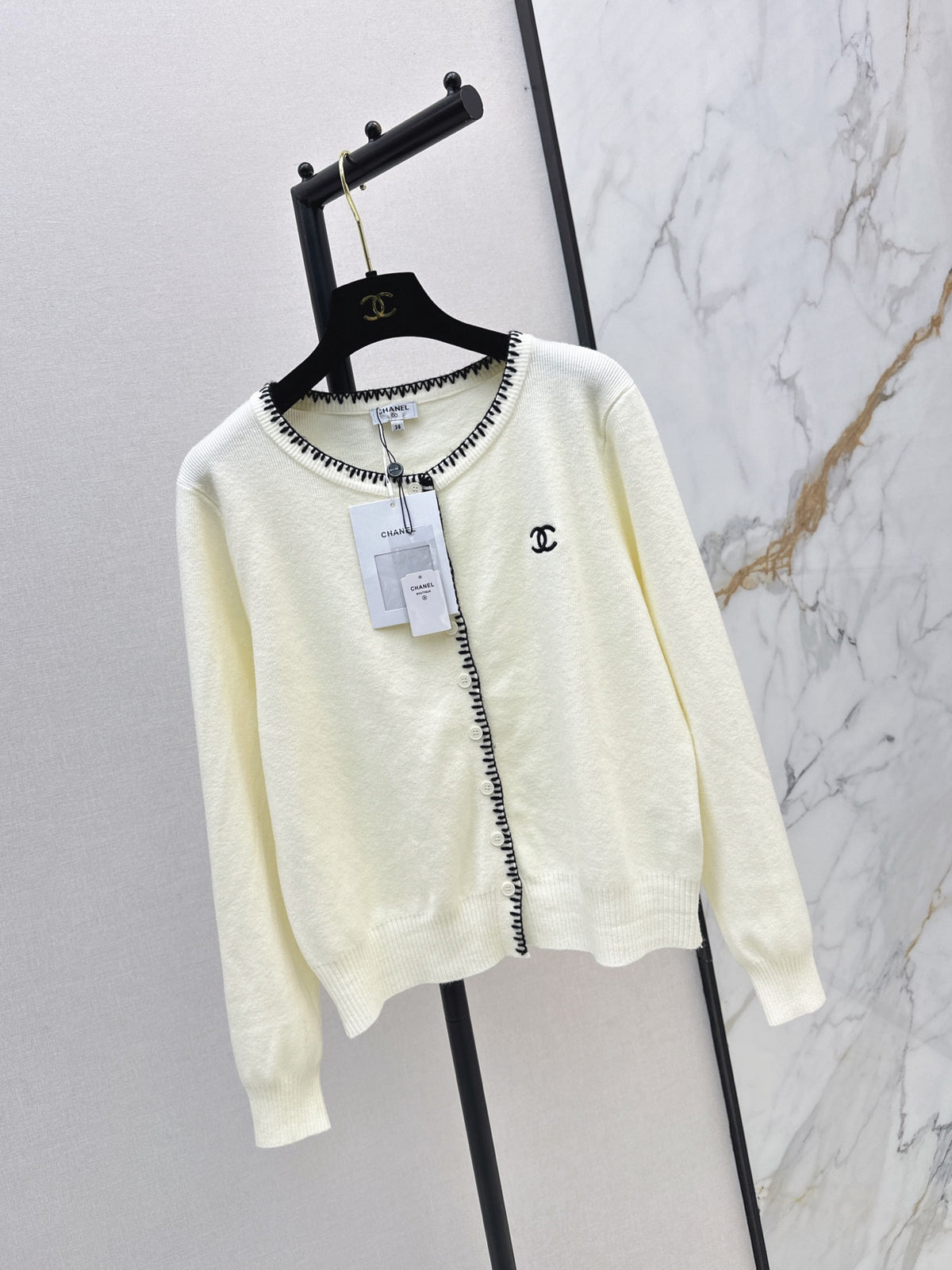 26FW New Crew-Neck Knit Cardigan 🤍
