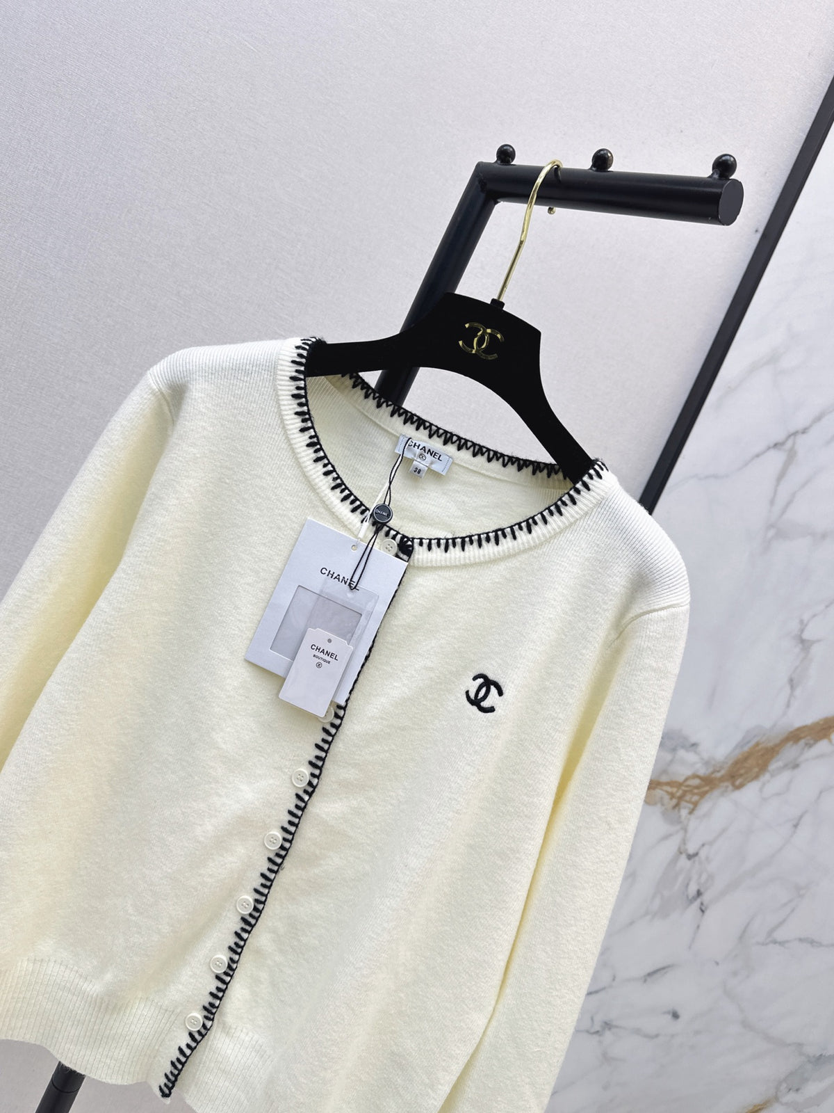 26FW New Crew-Neck Knit Cardigan 🤍