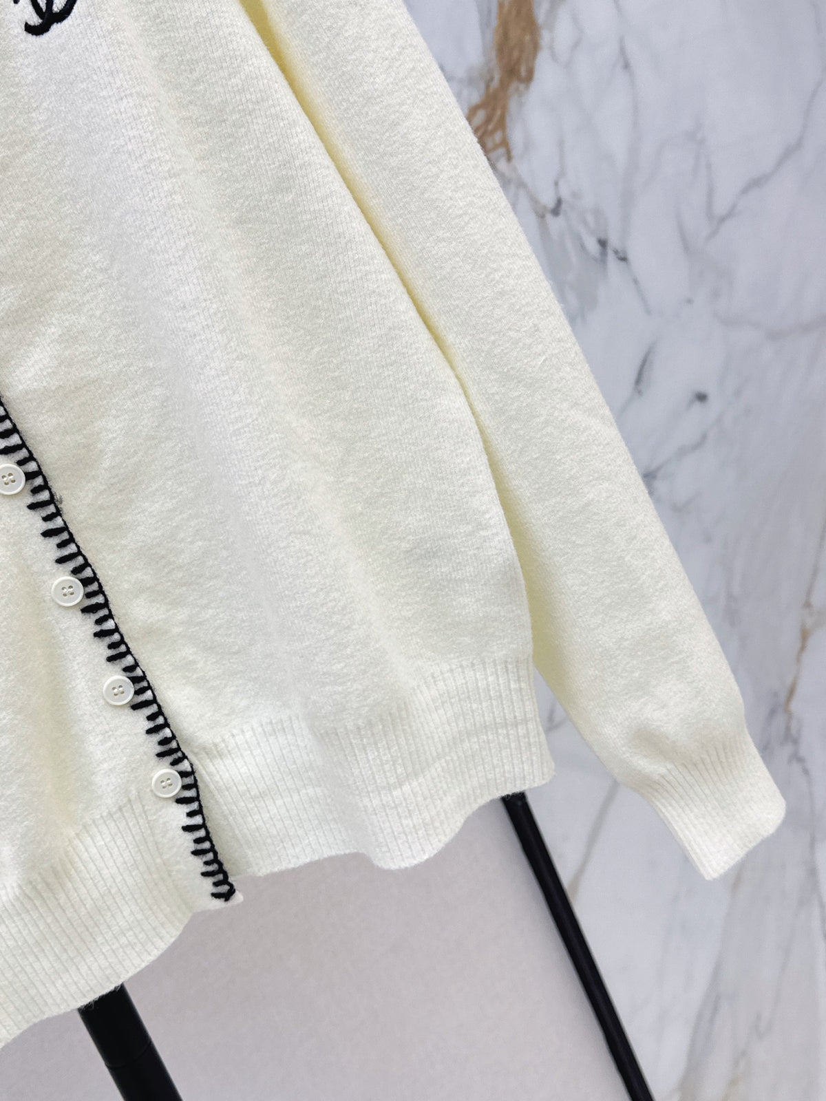 26FW New Crew-Neck Knit Cardigan 🤍